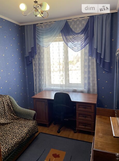 трехкомнатная квартира с мебелью в Луцке, район 55 микрорайон, на ул. Черновола Вячеслава в аренду на долгий срок помесячно фото 1
