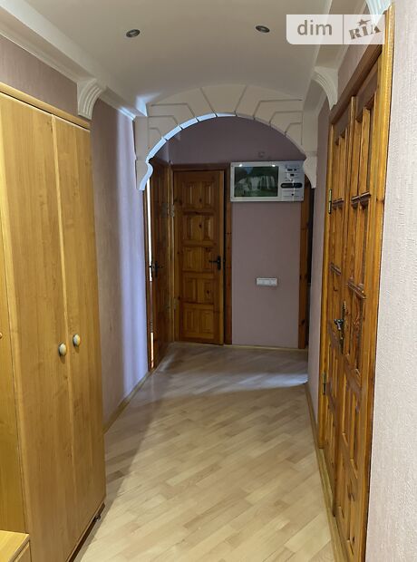 трехкомнатная квартира с мебелью в Луцке, район 55 микрорайон, на ул. Черновола Вячеслава в аренду на долгий срок помесячно фото 1 трехкомнатная квартира с мебелью в Луцке, район 55 микрорайон, на ул. Черновола Вячеслава в аренду на долгий срок помесячно фото 1