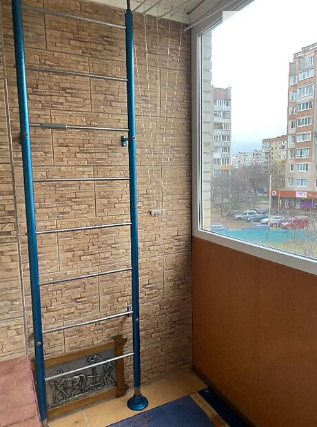 трехкомнатная квартира с мебелью в Луцке, район 33 микрорайон, на ул. Кравчука 46 в аренду на долгий срок помесячно фото 1 трехкомнатная квартира с мебелью в Луцке, район 33 микрорайон, на ул. Кравчука 46 в аренду на долгий срок помесячно фото 1