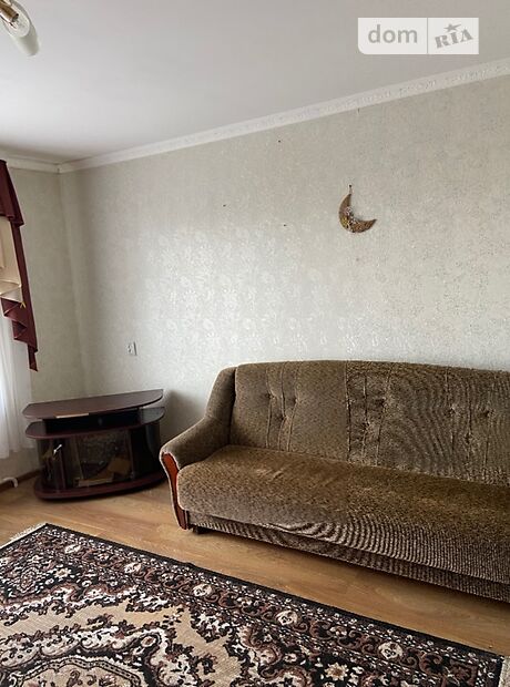 четырехкомнатная квартира с мебелью в Луцке, район ГПЗ, на ул. Грабовского 11 в аренду на долгий срок помесячно фото 1