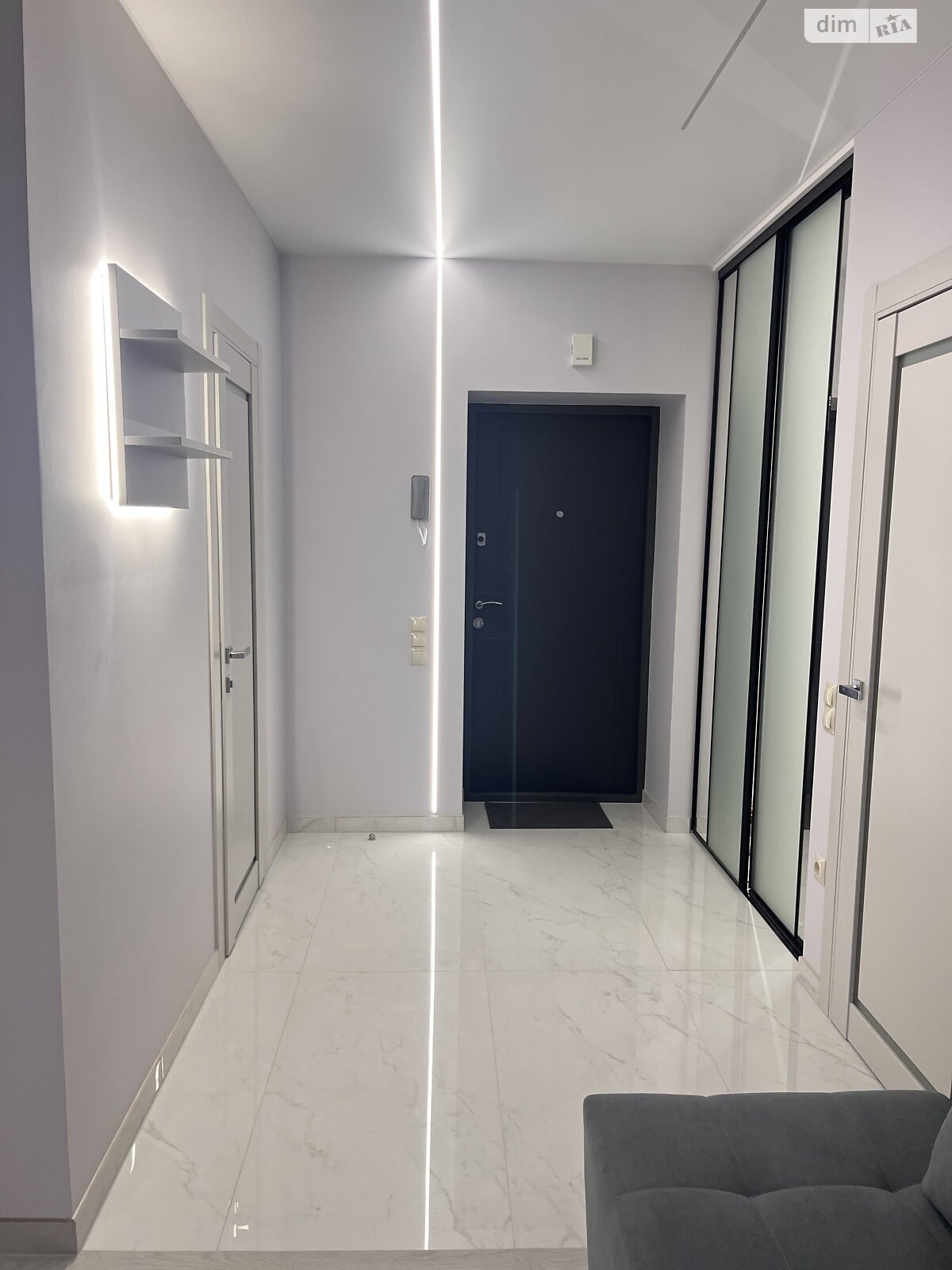 однокімнатна квартира в Луцьку, район ГПЗ, на вул. Володимира Івасюка 52В в довготривалу оренду помісячно фото 1