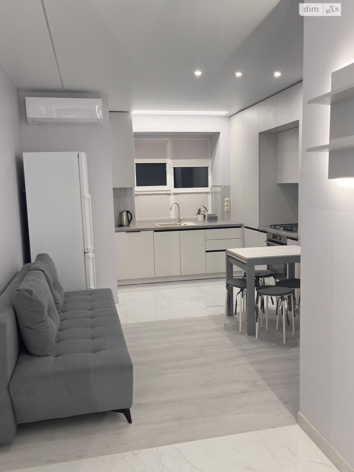 однокімнатна квартира в Луцьку, район ГПЗ, на вул. Володимира Івасюка 52В в довготривалу оренду помісячно фото 1