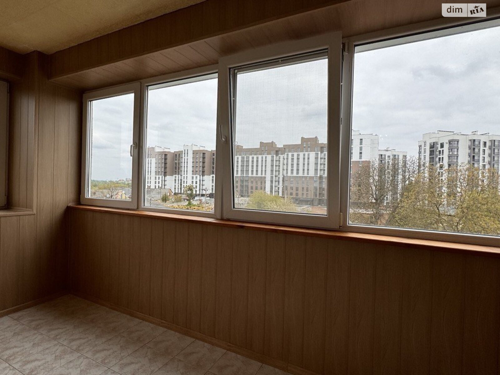 трехкомнатная квартира в Луцке, район Красное, на ул. Потебни 35А в аренду на долгий срок помесячно фото 1
