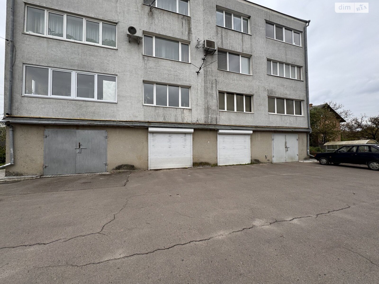 трехкомнатная квартира в Луцке, район Красное, на ул. Потебни 35А в аренду на долгий срок помесячно фото 1