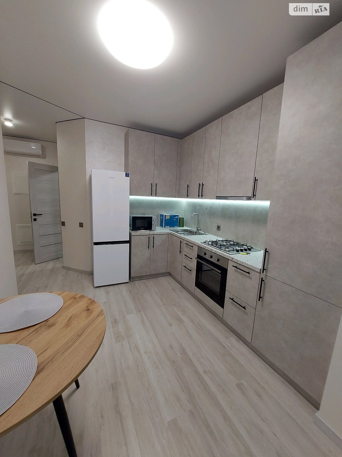 однокімнатна квартира в Луцьку, район Красне, на вул. Супутника 14А в довготривалу оренду помісячно фото 1