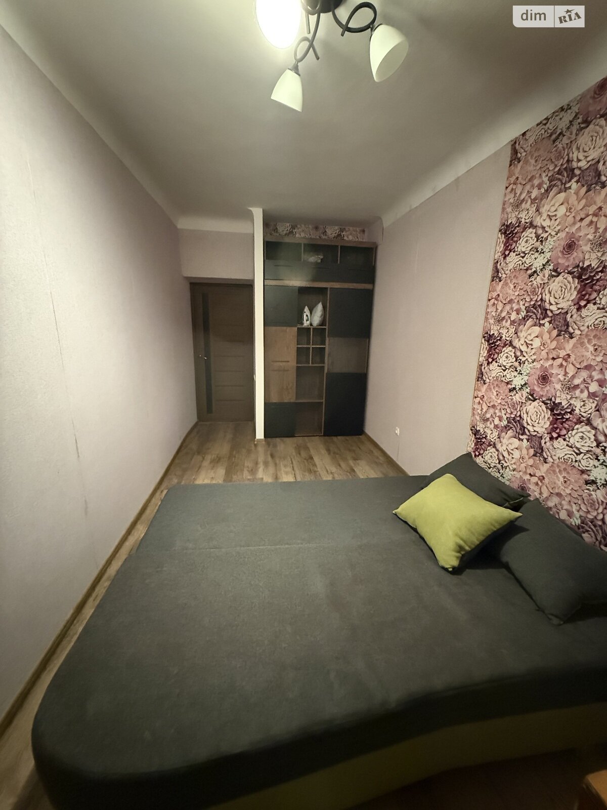 трехкомнатная квартира в Луцке, район Центр, на ул. Чехова 2 в аренду на долгий срок помесячно фото 1