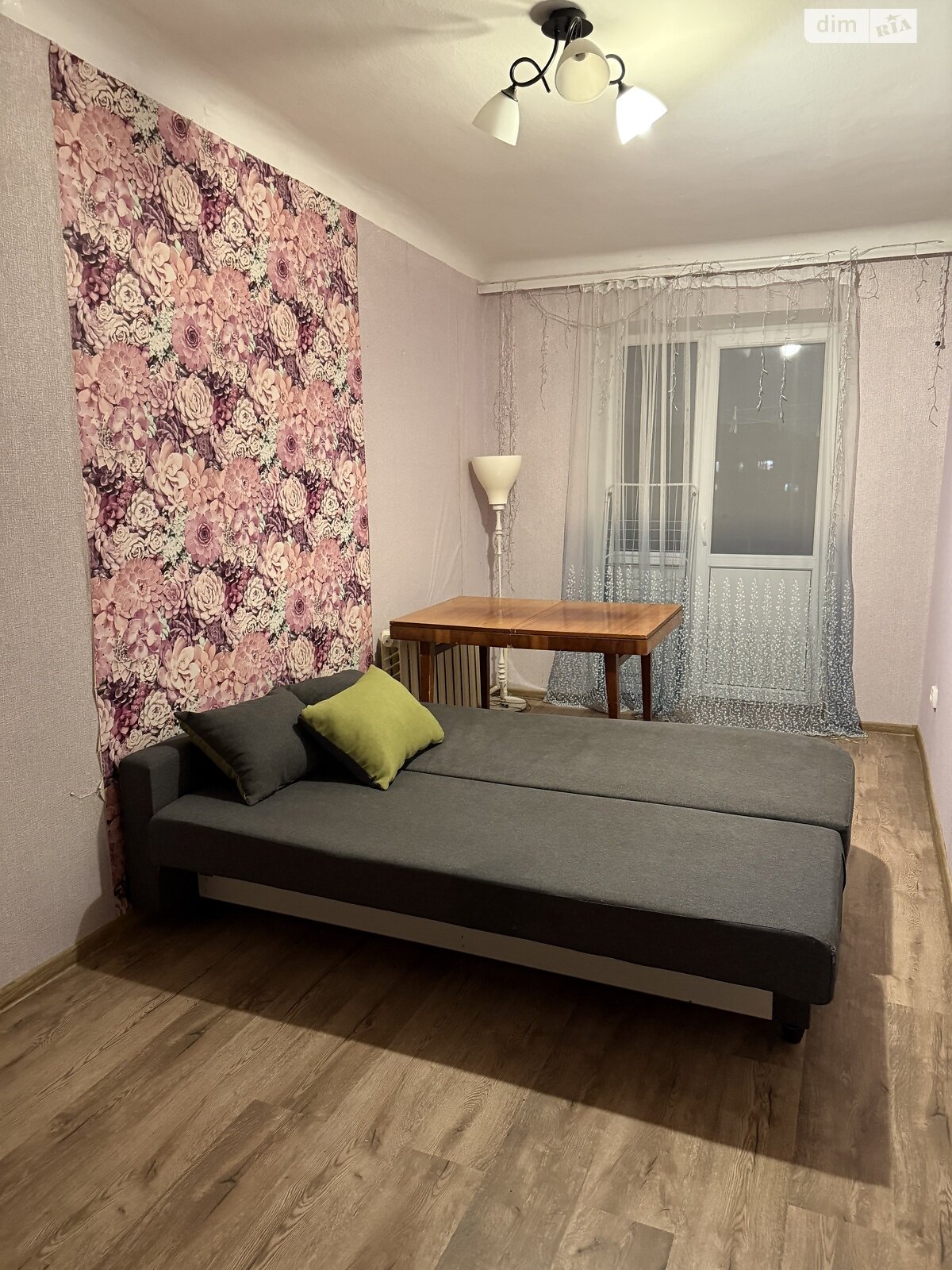 трехкомнатная квартира в Луцке, район Центр, на ул. Чехова 2 в аренду на долгий срок помесячно фото 1