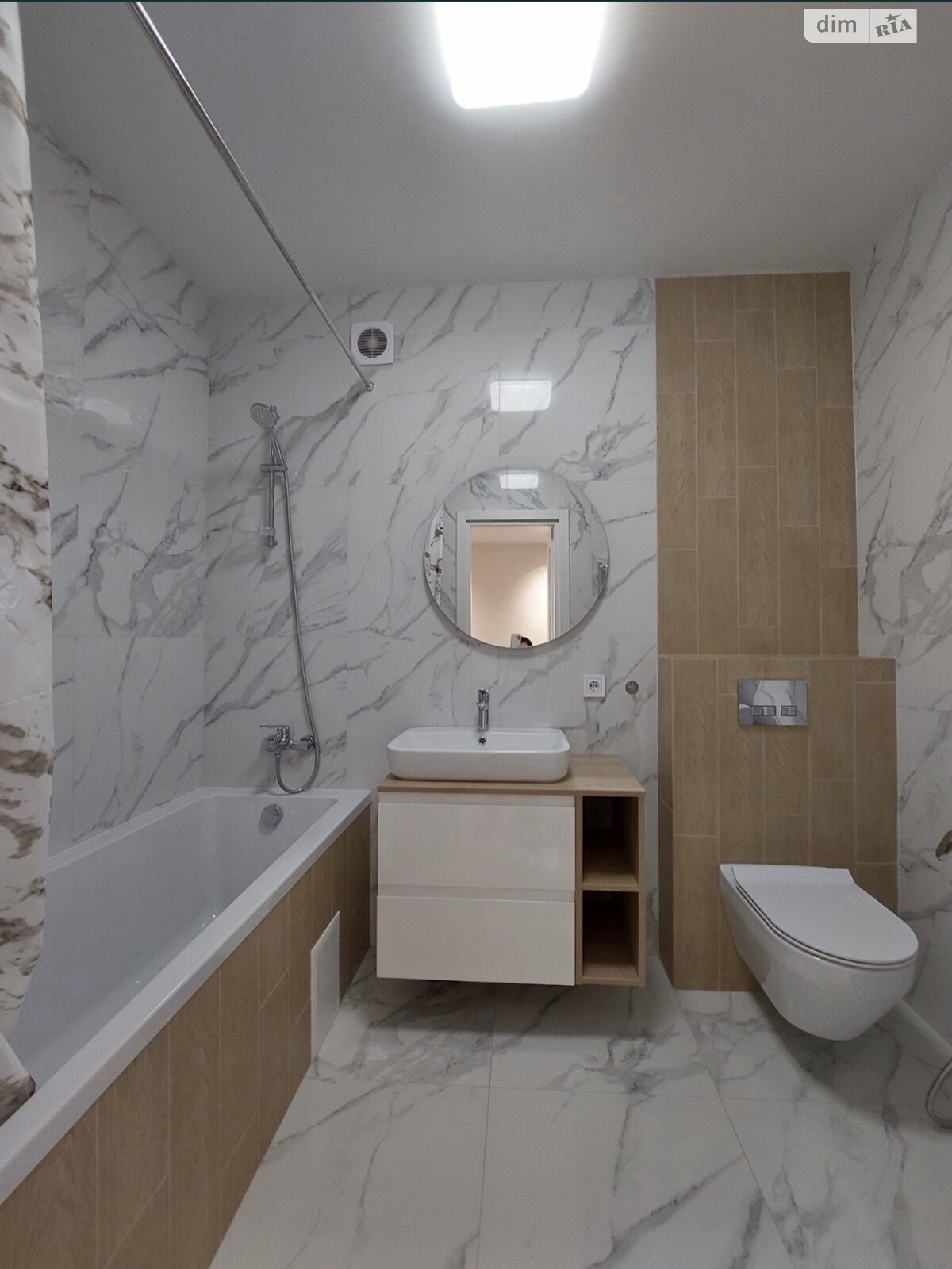 однокімнатна квартира в Луцьку, район Центр, на вул. Франка Івана 57 в довготривалу оренду помісячно фото 1