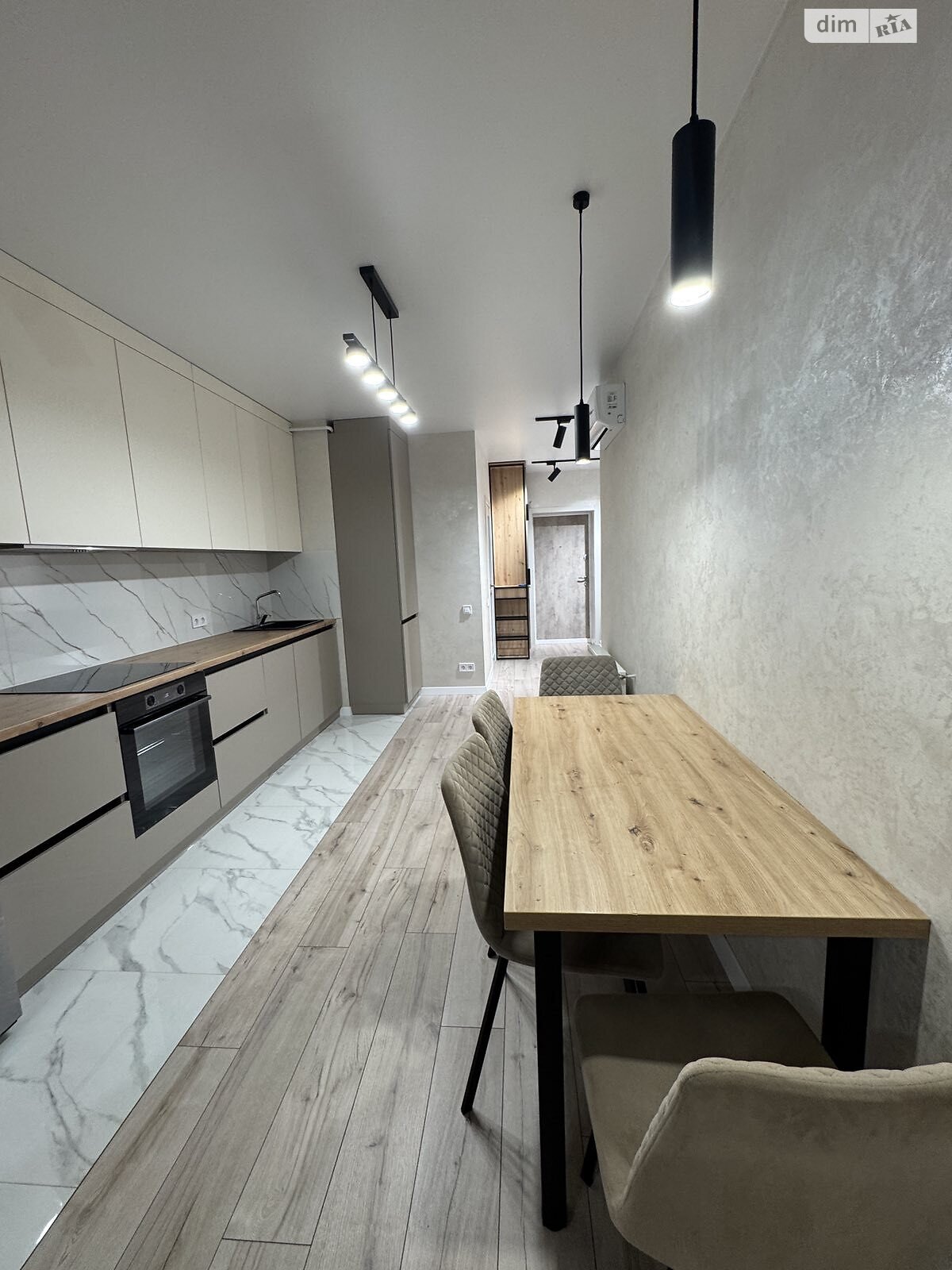 однокімнатна квартира в Луцьку, район Центр, на вул. Франка Івана 57 в довготривалу оренду помісячно фото 1