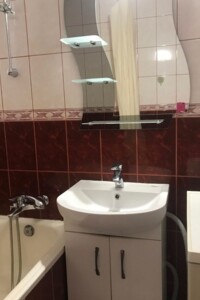 двухкомнатная квартира в Луцке, район Центр, на ул. Гулака-Артемовского в аренду на долгий срок помесячно фото 2 двухкомнатная квартира в Луцке, район Центр, на ул. Гулака-Артемовского в аренду на долгий срок помесячно фото 2