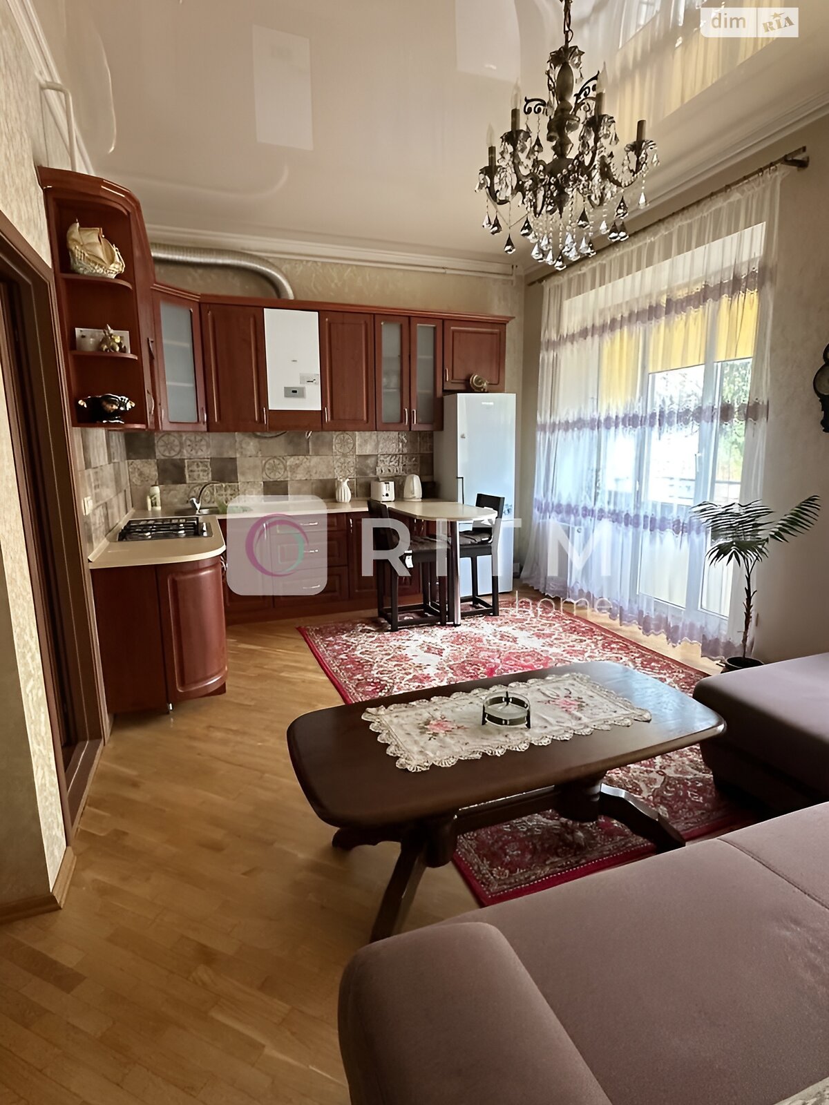 трехкомнатная квартира в Луцке, район Центр, на ул. Леси Украинки 42 в аренду на долгий срок помесячно фото 1 трехкомнатная квартира в Луцке, район Центр, на ул. Леси Украинки 42 в аренду на долгий срок помесячно фото 1