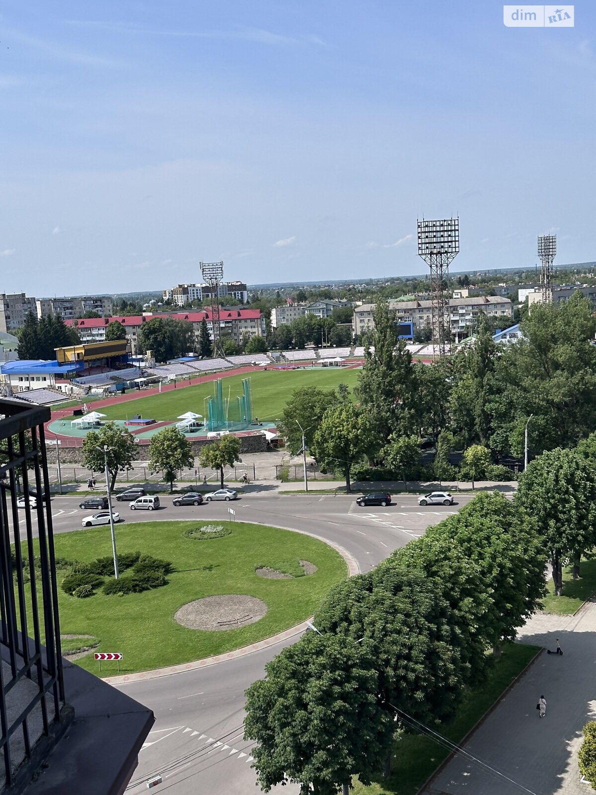 трехкомнатная квартира в Луцке, район Центр, на ул. Огиенко Ивана 2А в аренду на долгий срок помесячно фото 1 трехкомнатная квартира в Луцке, район Центр, на ул. Огиенко Ивана 2А в аренду на долгий срок помесячно фото 1
