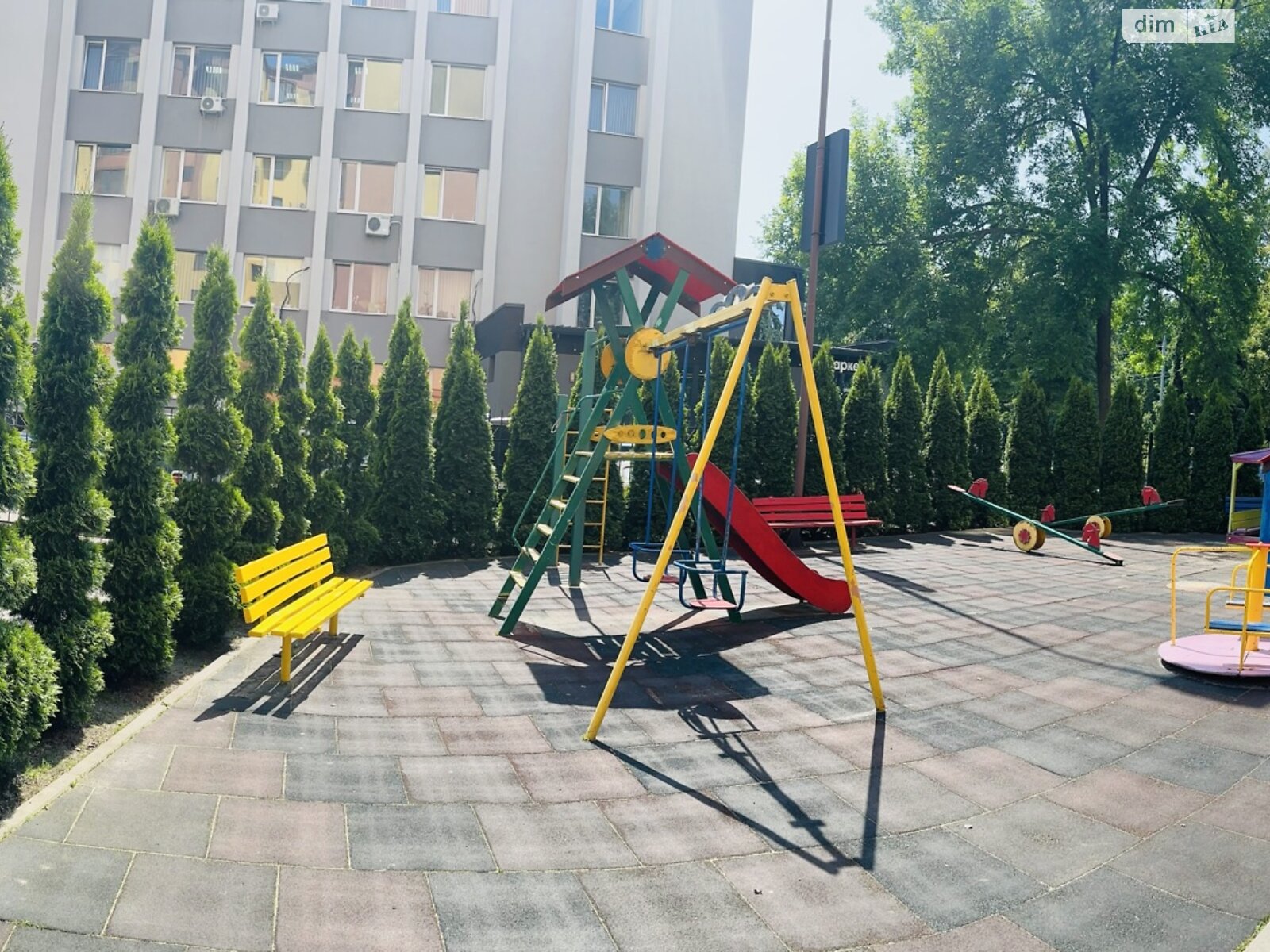 трехкомнатная квартира в Луцке, район Центр, на ул. Огиенко Ивана 2А в аренду на долгий срок помесячно фото 1 трехкомнатная квартира в Луцке, район Центр, на ул. Огиенко Ивана 2А в аренду на долгий срок помесячно фото 1
