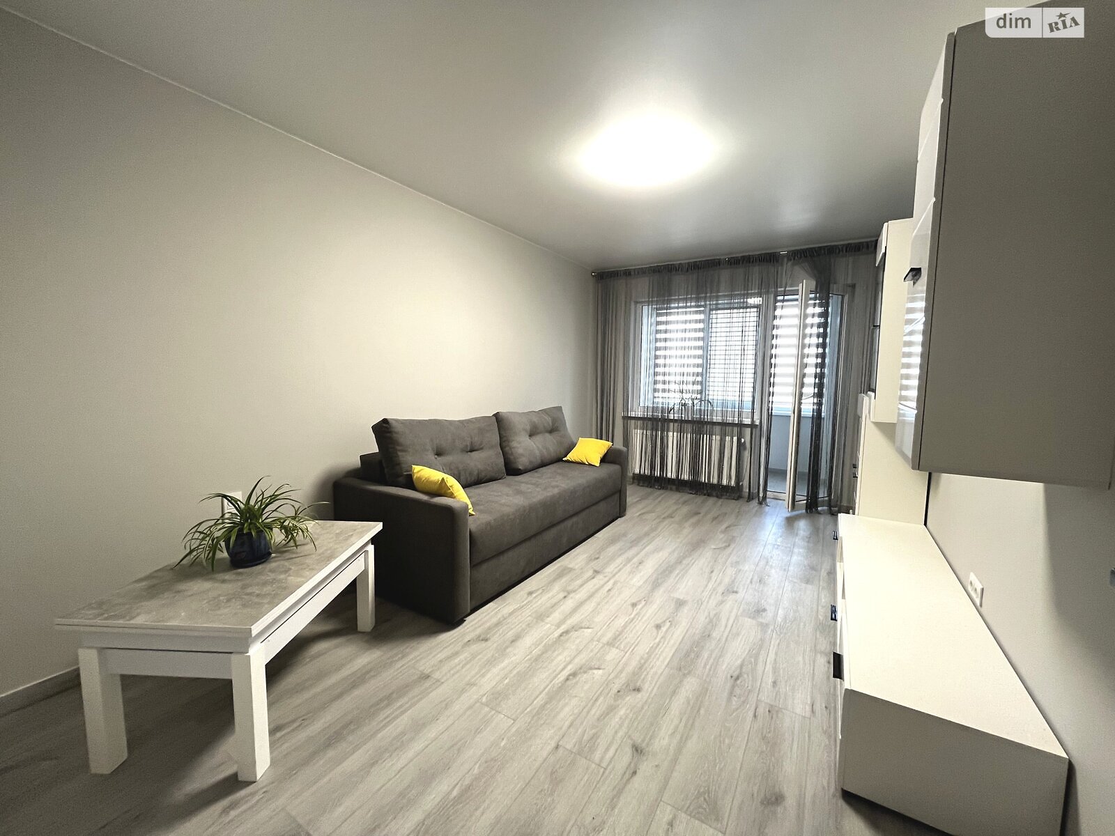 двухкомнатная квартира в Луцке, район Центр, на просп. Победы в аренду на долгий срок помесячно фото 1 двухкомнатная квартира в Луцке, район Центр, на просп. Победы в аренду на долгий срок помесячно фото 1