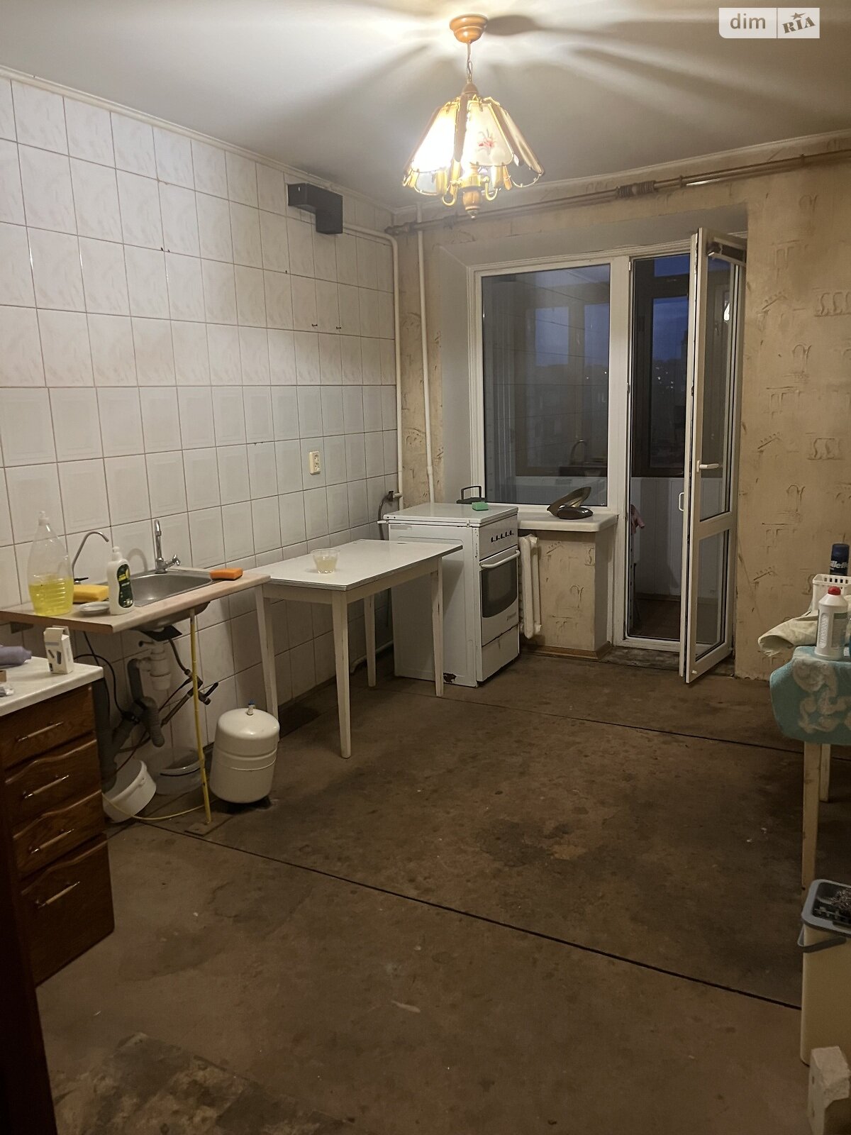 трехкомнатная квартира в Луцке, район Центр, на ул. Привокзальная 15 в аренду на долгий срок помесячно фото 1 трехкомнатная квартира в Луцке, район Центр, на ул. Привокзальная 15 в аренду на долгий срок помесячно фото 1