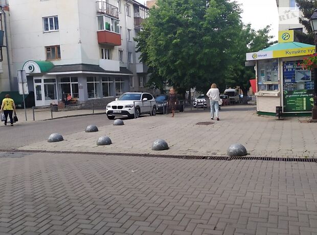 однокомнатная квартира с мебелью в Луцке, район Центр, на (Медведєва) Левчанівської Сенаторки 2 в аренду на долгий срок помесячно фото 1 однокомнатная квартира с мебелью в Луцке, район Центр, на (Медведєва) Левчанівської Сенаторки 2 в аренду на долгий срок помесячно фото 1