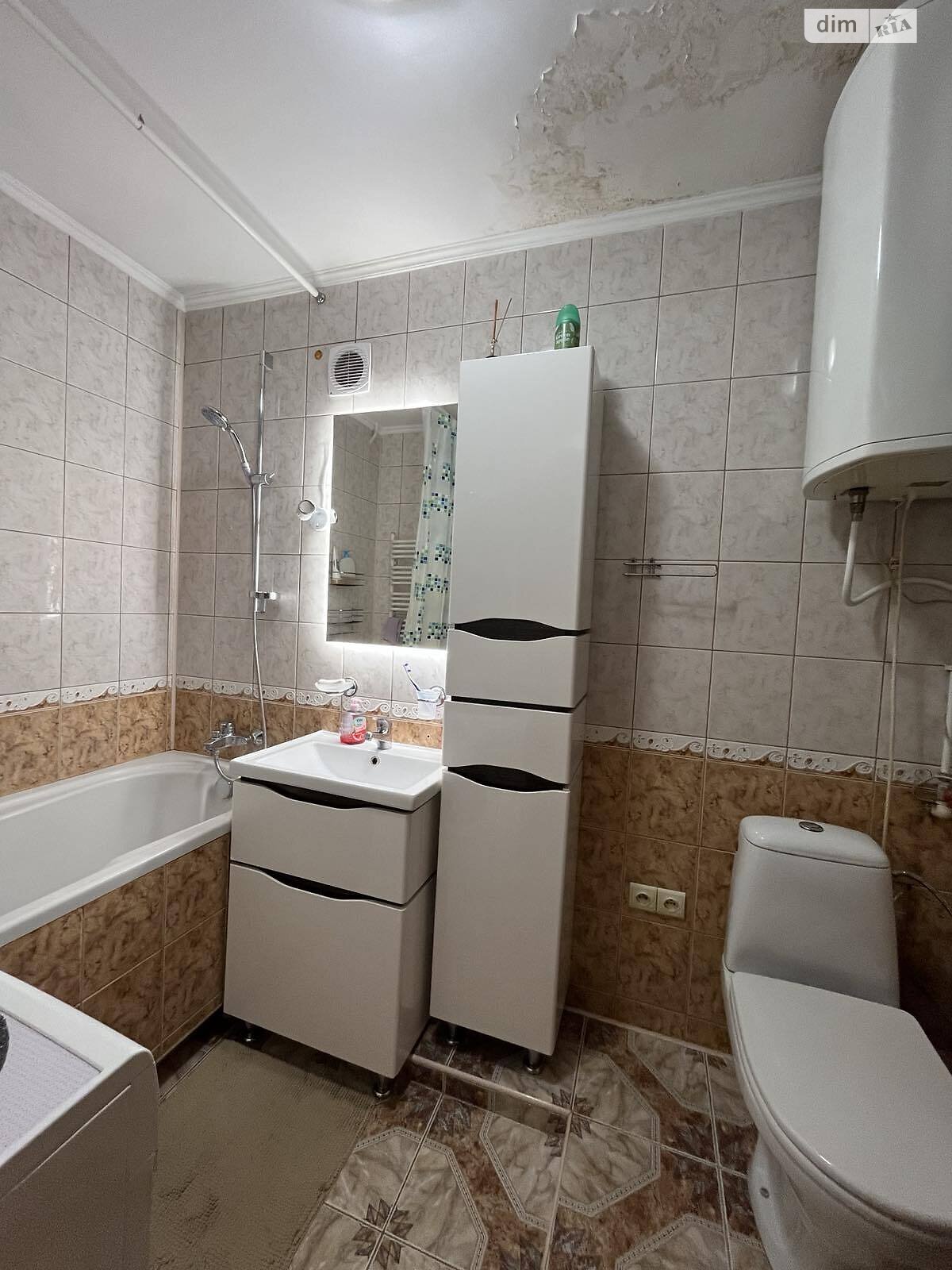 двухкомнатная квартира в Луцке, район Центр, на ул. Света 3 в аренду на долгий срок помесячно фото 1