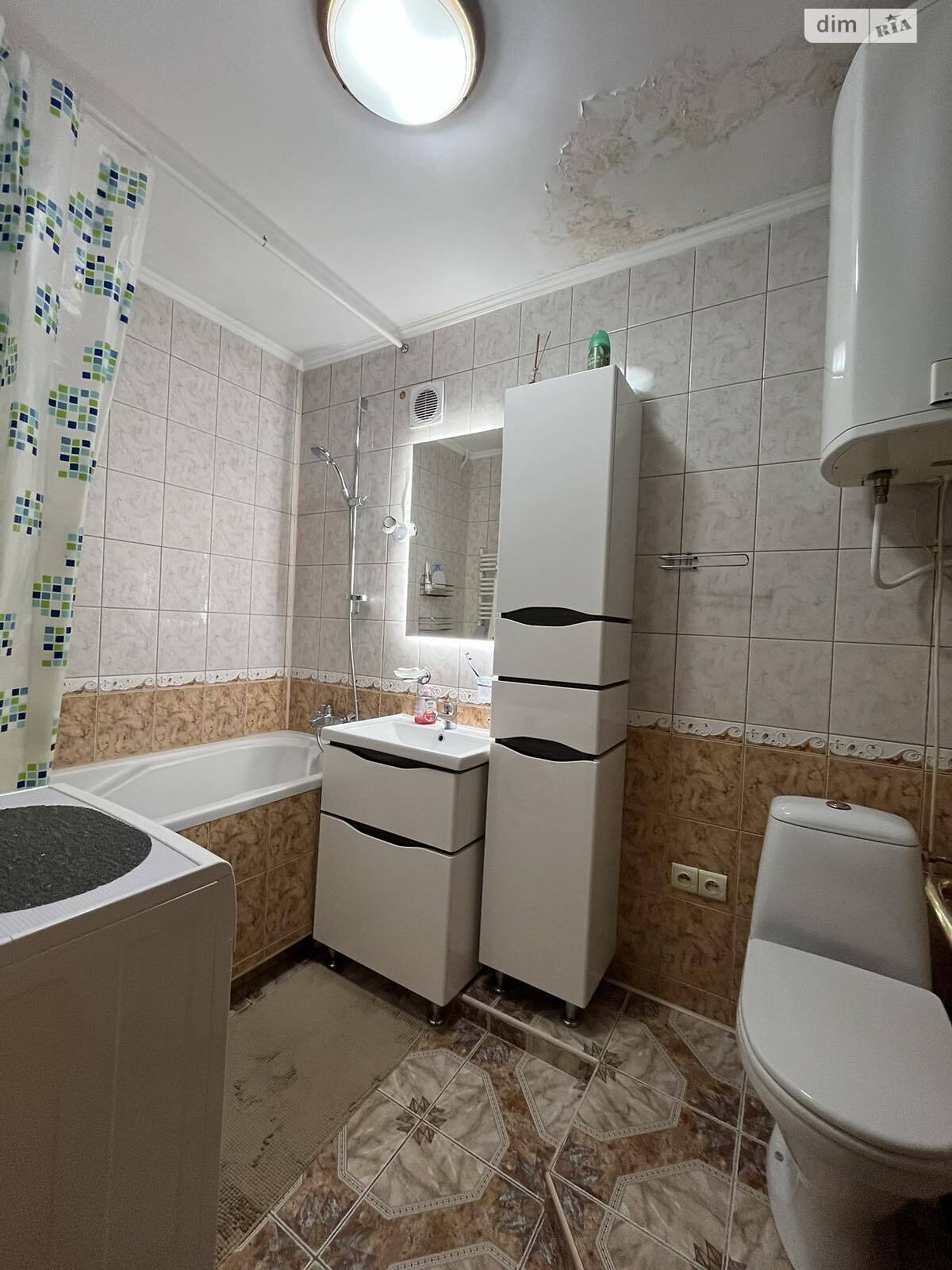 двухкомнатная квартира в Луцке, район Центр, на ул. Света 3 в аренду на долгий срок помесячно фото 1