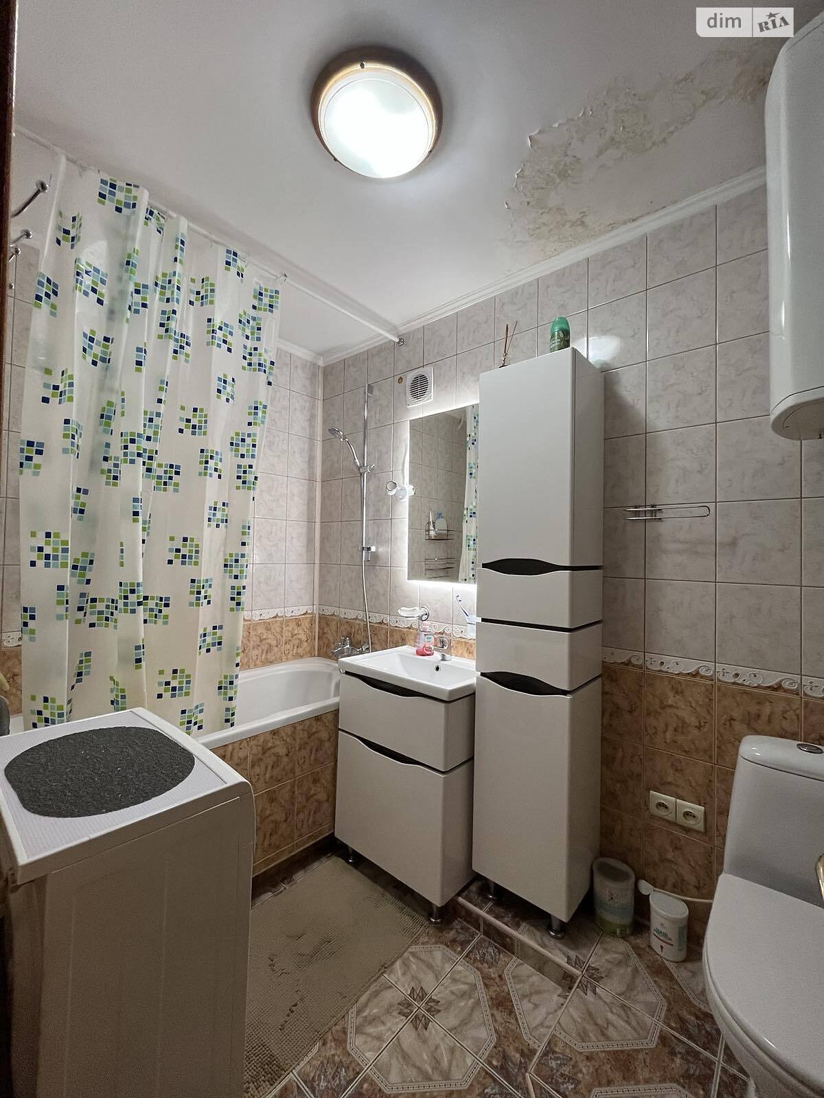 двухкомнатная квартира в Луцке, район Центр, на ул. Света 3 в аренду на долгий срок помесячно фото 1