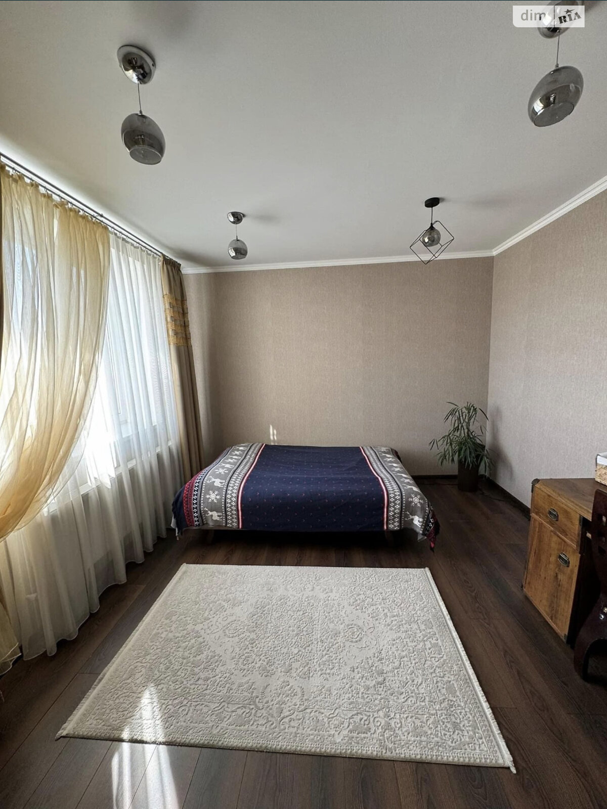 трикімнатна квартира в Луцьку, на просп. Волі 16Д в довготривалу оренду помісячно фото 1