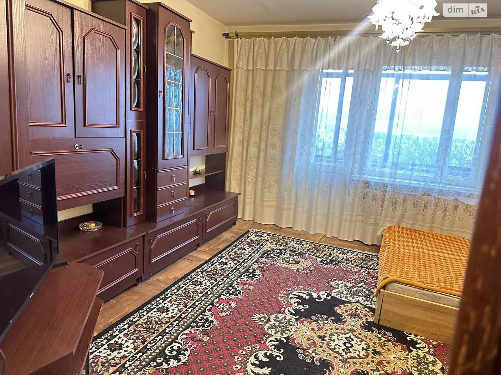 трикімнатна квартира в Львові, район Батальна, на вул. Лисеницька 1 в довготривалу оренду помісячно фото 1