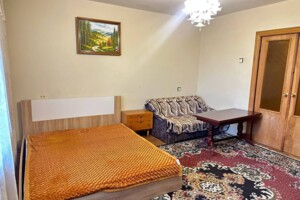 трикімнатна квартира в Львові, район Батальна, на вул. Лисеницька 1 в довготривалу оренду помісячно фото 2