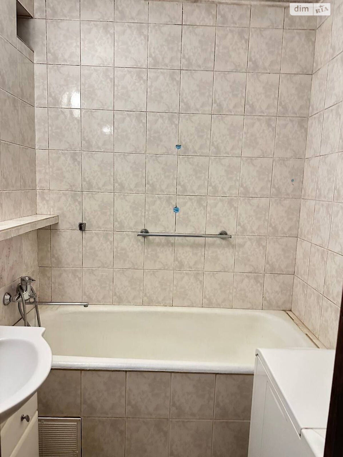 трикімнатна квартира в Львові, район Батальна, на вул. Лисеницька 1 в довготривалу оренду помісячно фото 1