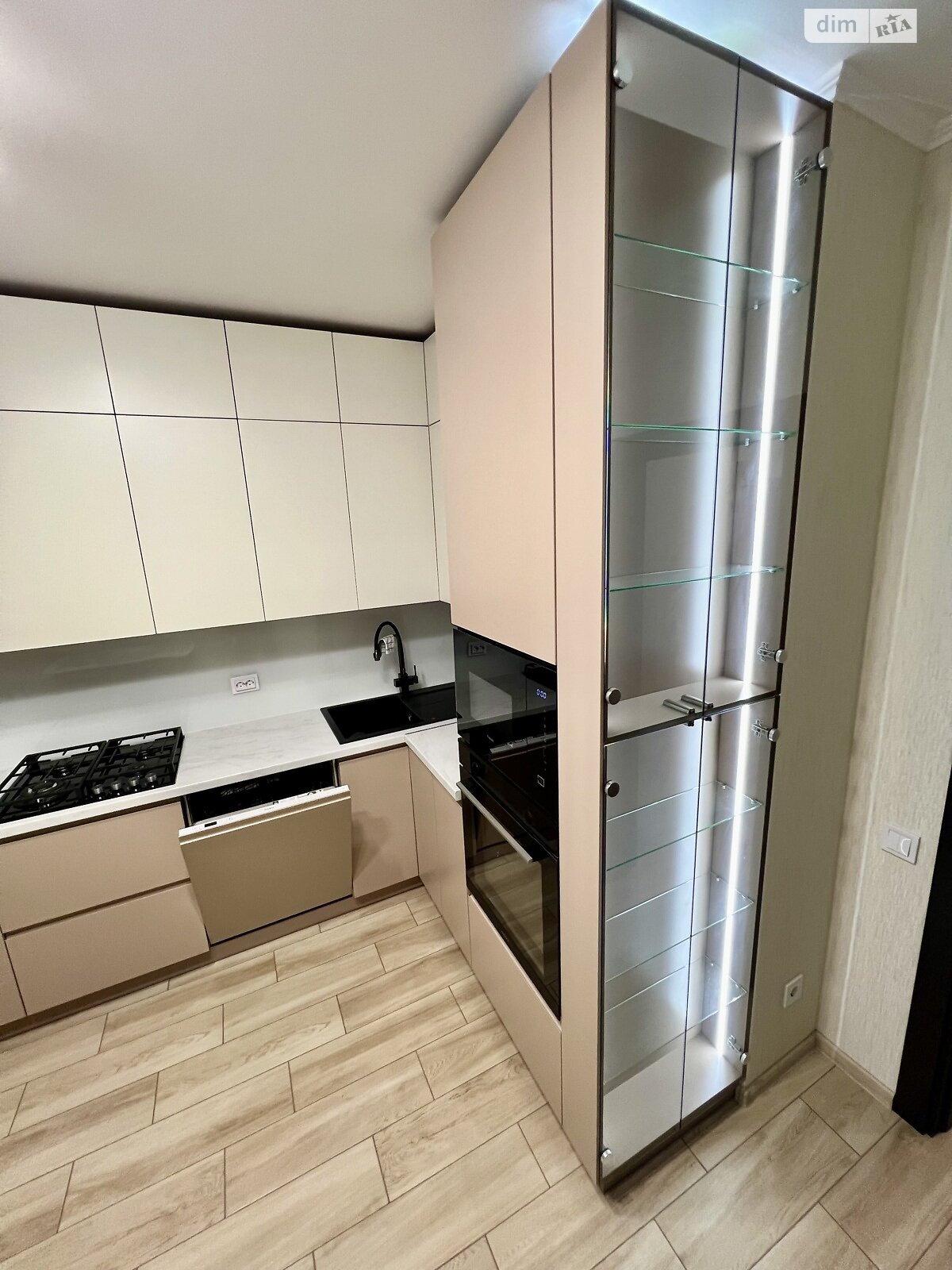 двухкомнатная квартира в Львове, район Сыховский, на ул. Стрыйская 115Г в аренду на долгий срок помесячно фото 1 двухкомнатная квартира в Львове, район Сыховский, на ул. Стрыйская 115Г в аренду на долгий срок помесячно фото 1