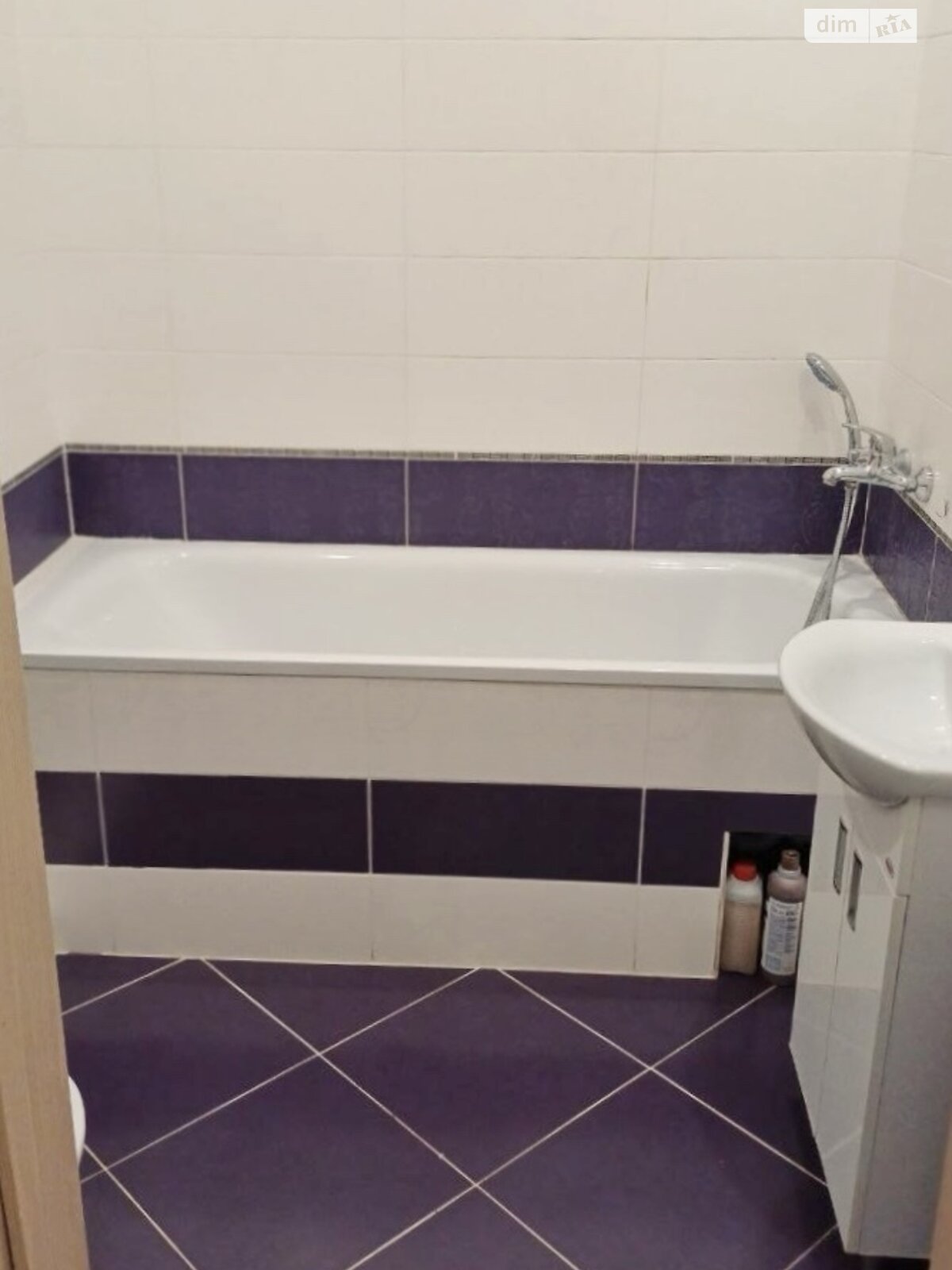 однокомнатная квартира в Львове, район Богдановка, на ул. Кравченко Ульяны 8 в аренду на долгий срок помесячно фото 1