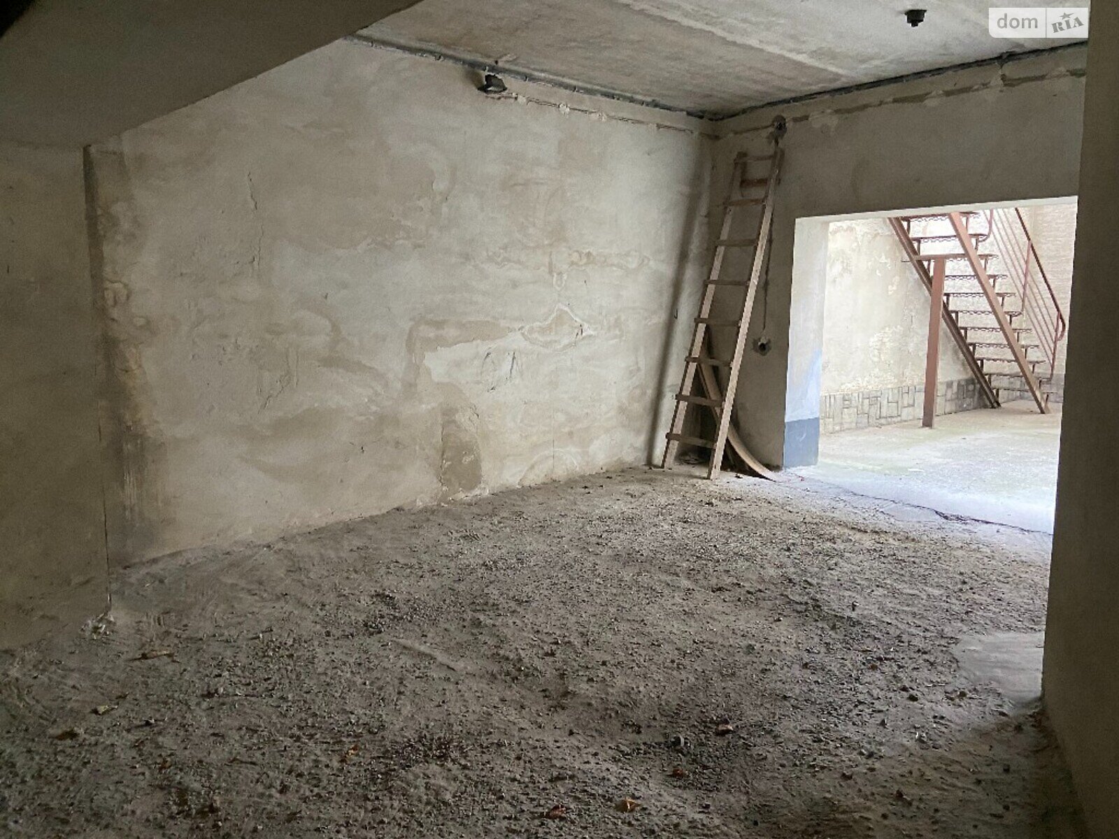 трехкомнатная квартира в Львове, район Франковский, на ул. Рудницкого Академика 21 в аренду на долгий срок помесячно фото 1