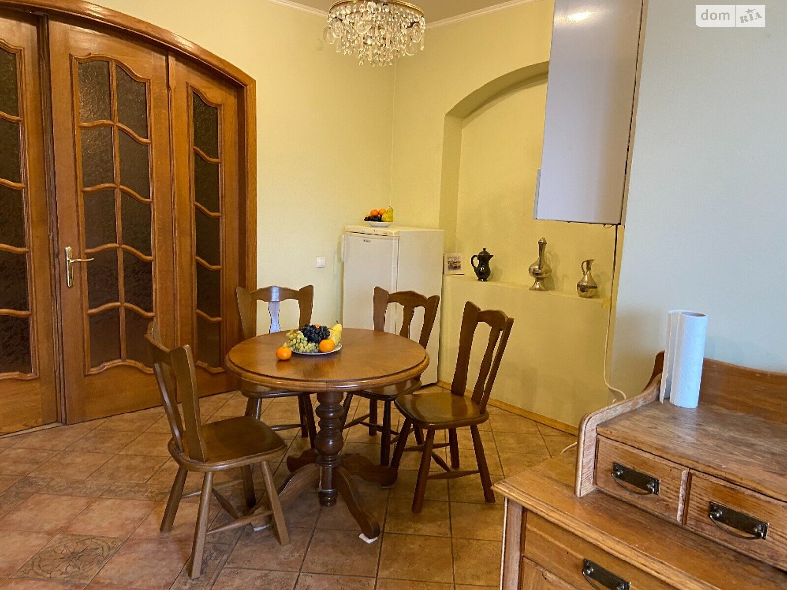 трехкомнатная квартира в Львове, район Франковский, на ул. Рудницкого Академика 21 в аренду на долгий срок помесячно фото 1