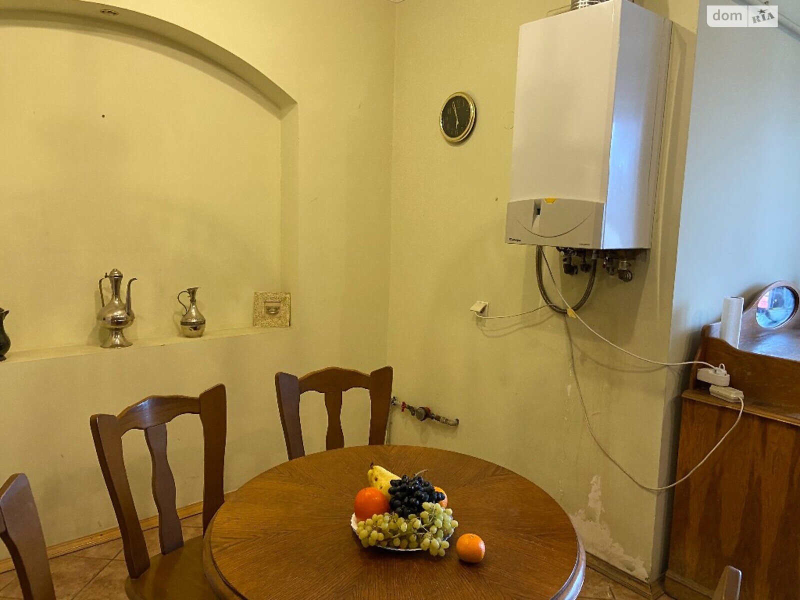 трехкомнатная квартира в Львове, район Франковский, на ул. Рудницкого Академика 21 в аренду на долгий срок помесячно фото 1