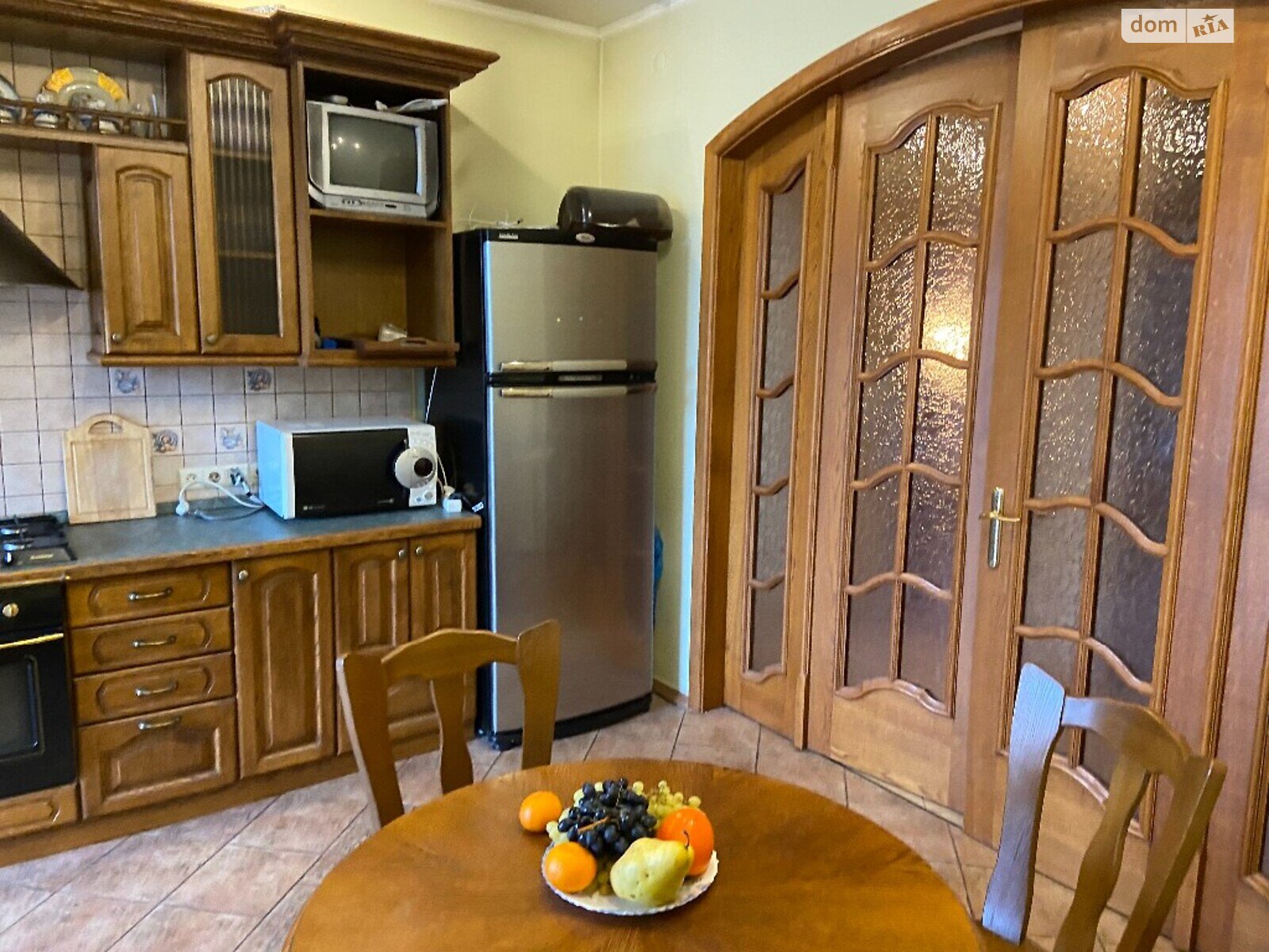 трехкомнатная квартира в Львове, район Франковский, на ул. Рудницкого Академика 21 в аренду на долгий срок помесячно фото 1