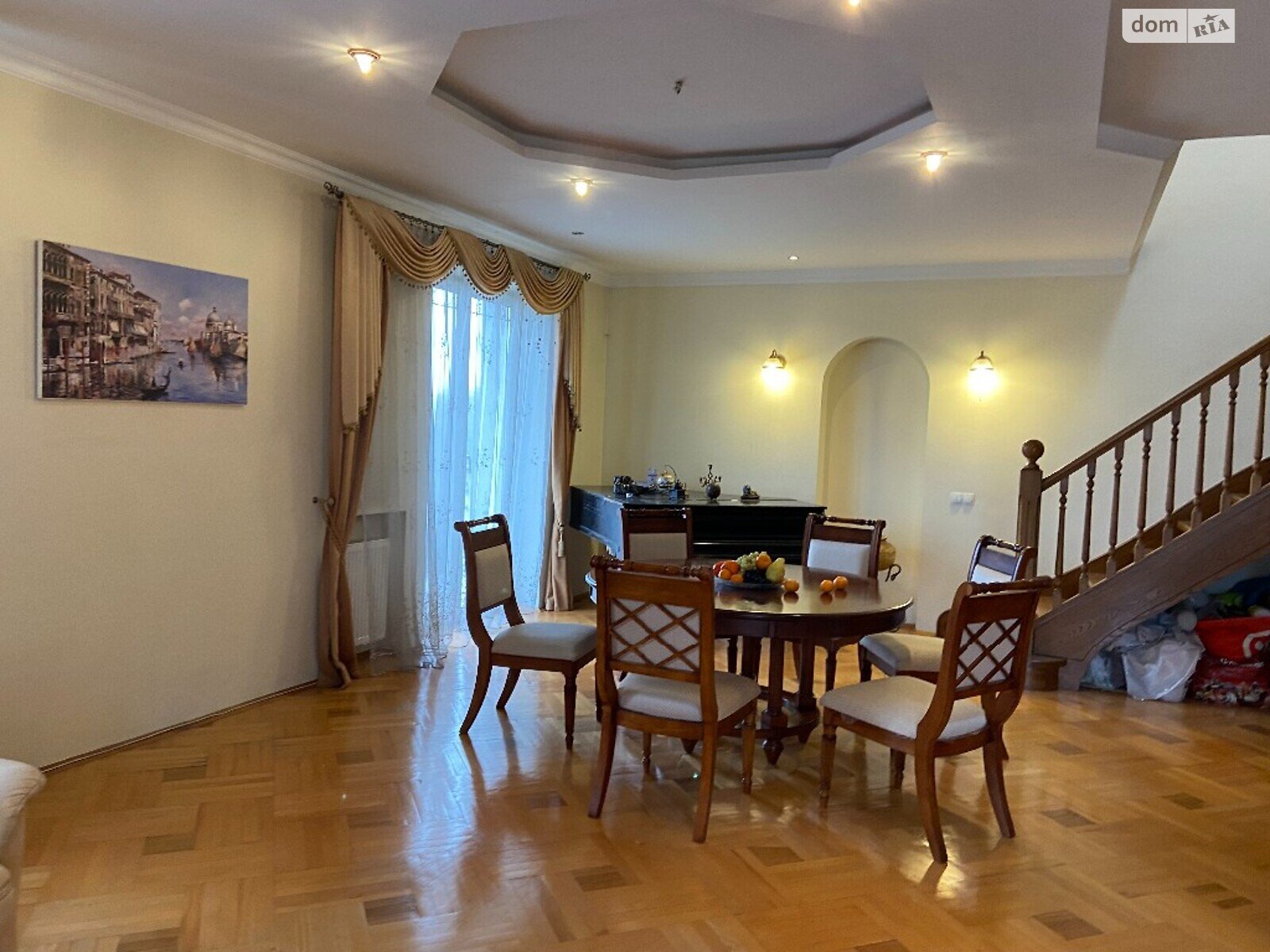 трехкомнатная квартира в Львове, район Франковский, на ул. Рудницкого Академика 21 в аренду на долгий срок помесячно фото 1