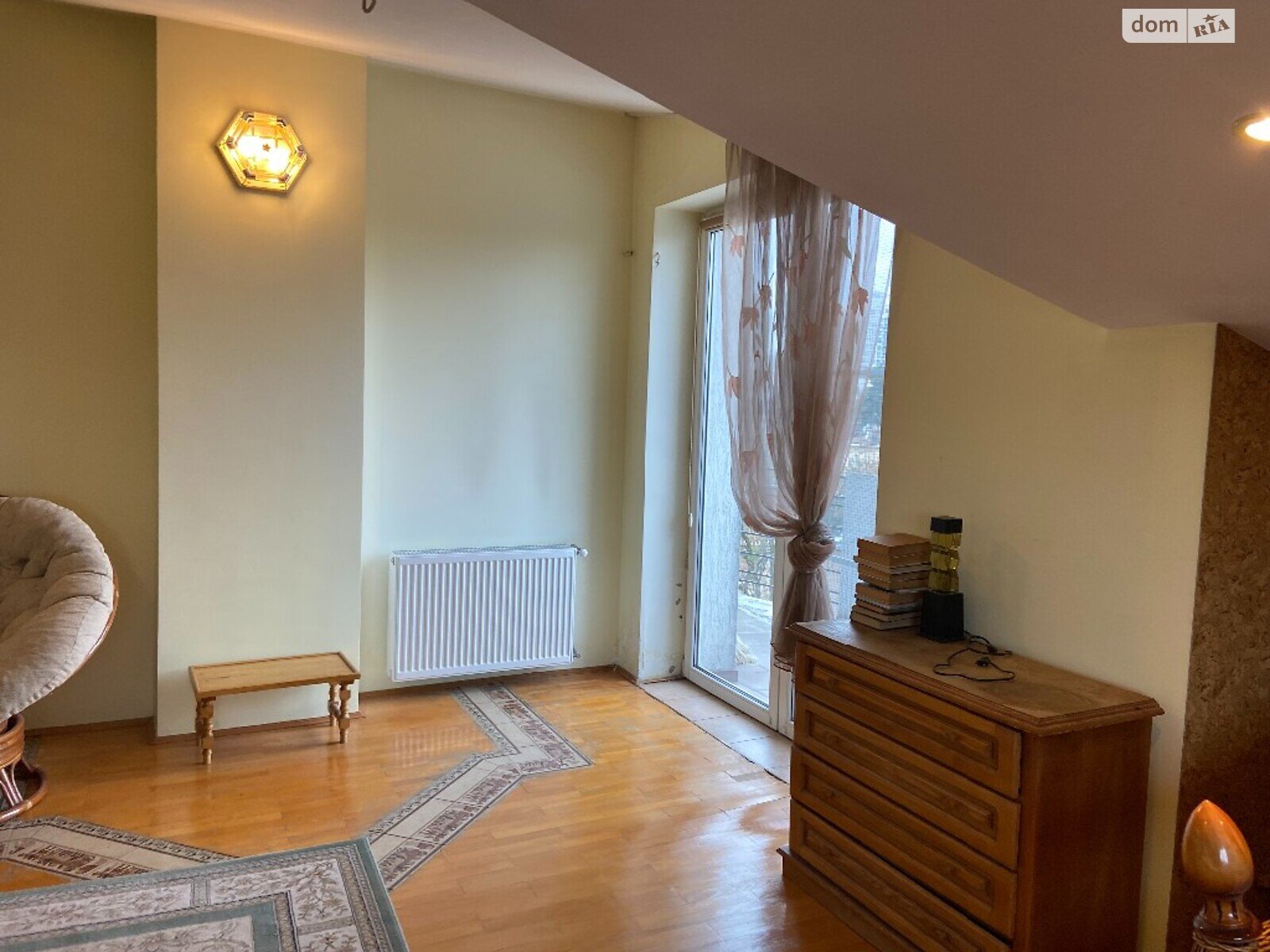 трехкомнатная квартира в Львове, район Франковский, на ул. Рудницкого Академика 21 в аренду на долгий срок помесячно фото 1