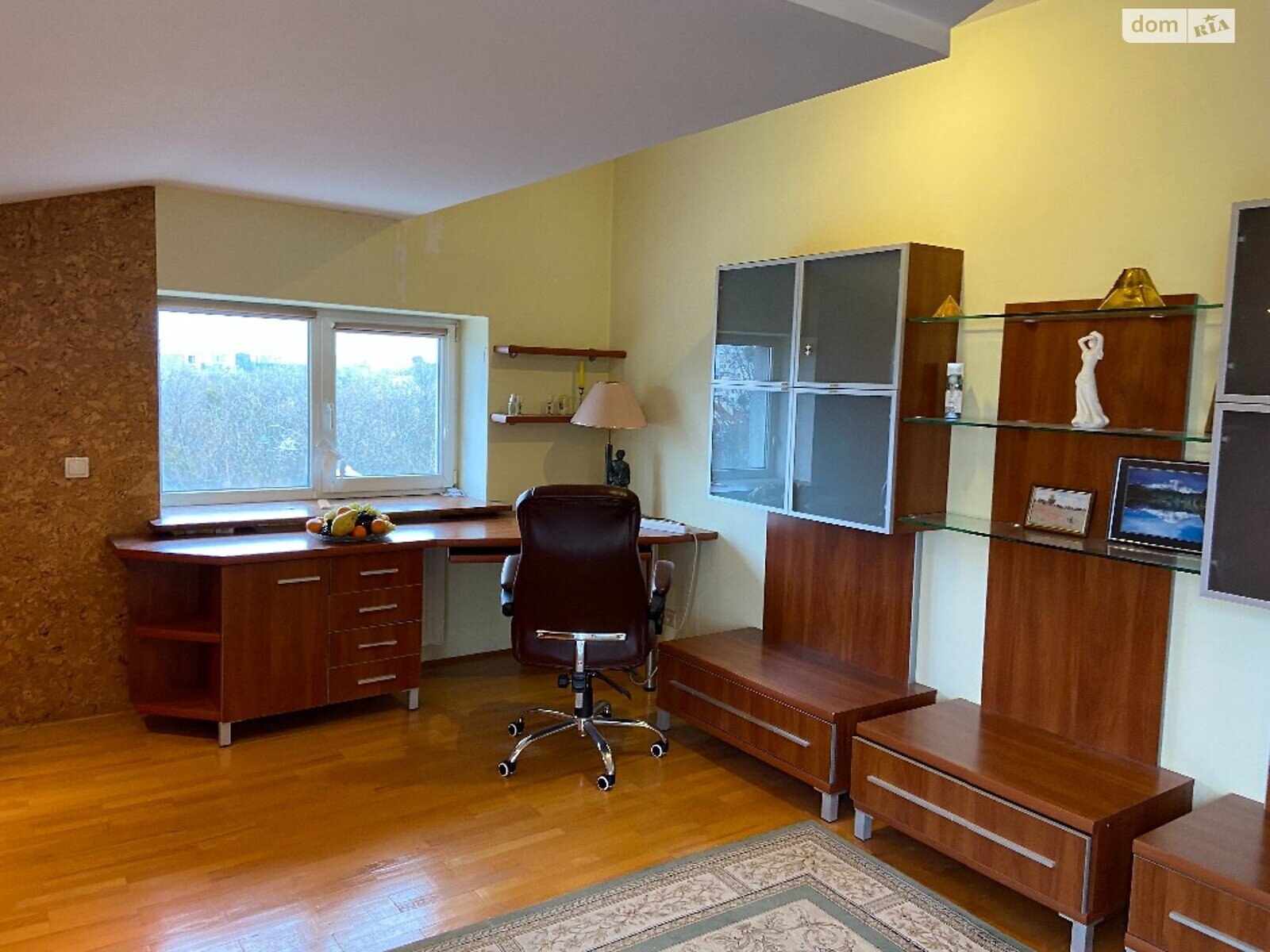 трехкомнатная квартира в Львове, район Франковский, на ул. Рудницкого Академика 21 в аренду на долгий срок помесячно фото 1