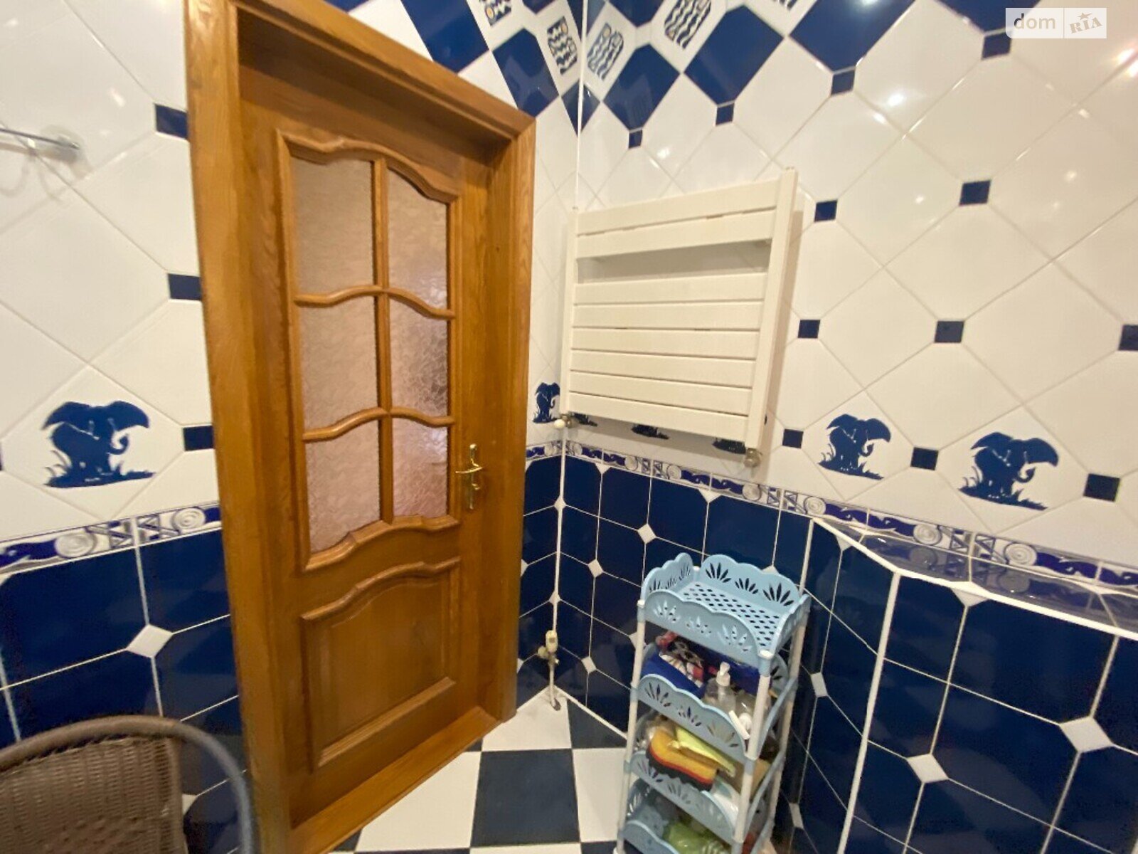 трехкомнатная квартира в Львове, район Франковский, на ул. Рудницкого Академика 21 в аренду на долгий срок помесячно фото 1