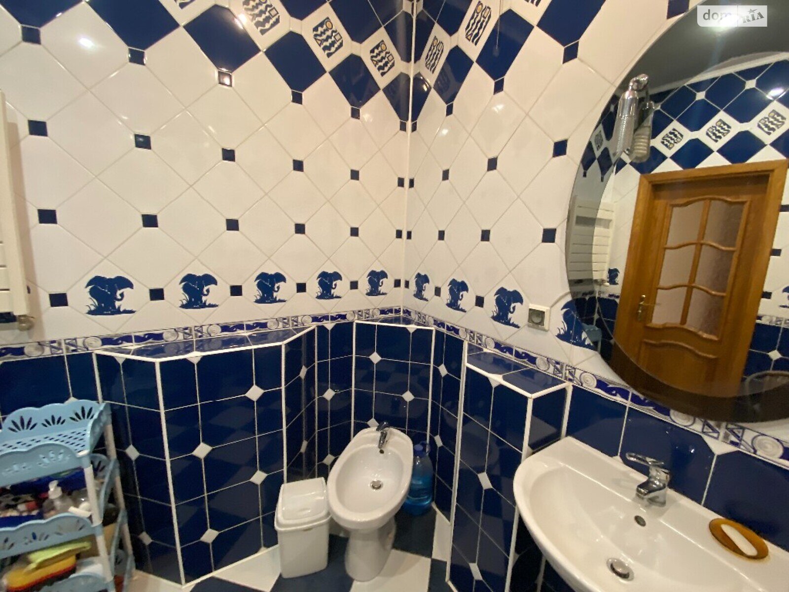 трехкомнатная квартира в Львове, район Франковский, на ул. Рудницкого Академика 21 в аренду на долгий срок помесячно фото 1