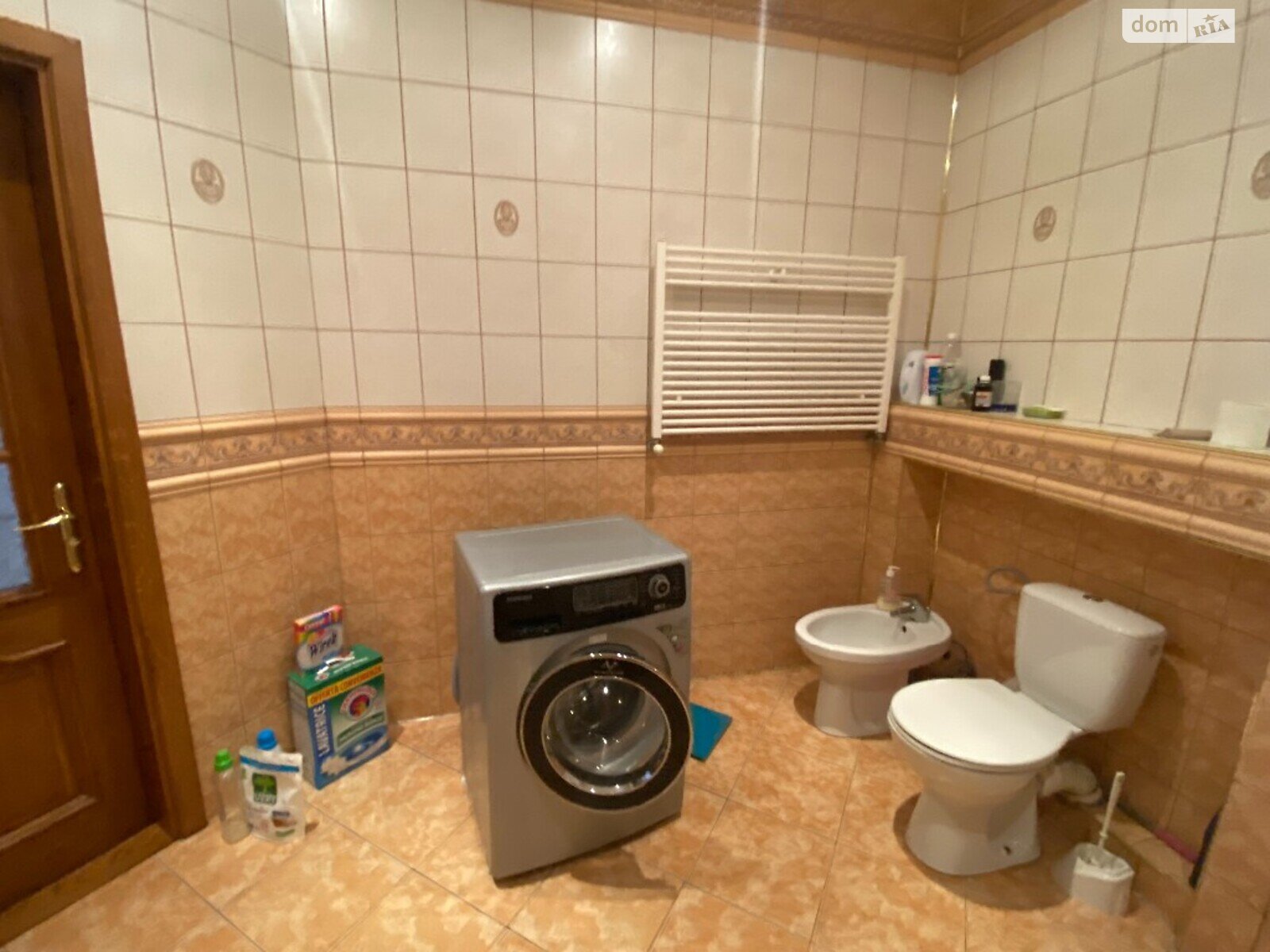 трехкомнатная квартира в Львове, район Франковский, на ул. Рудницкого Академика 21 в аренду на долгий срок помесячно фото 1