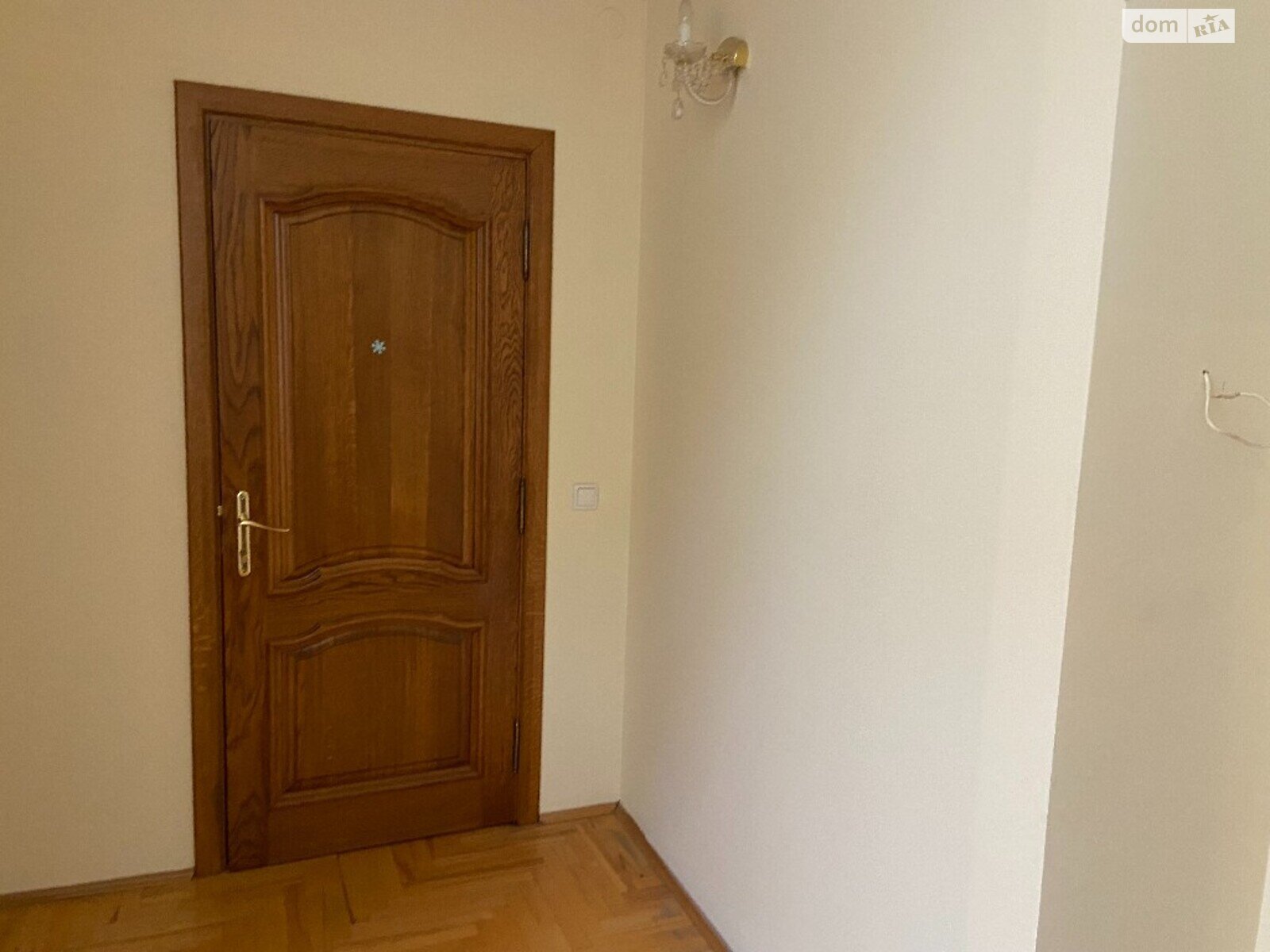 трехкомнатная квартира в Львове, район Франковский, на ул. Рудницкого Академика 21 в аренду на долгий срок помесячно фото 1