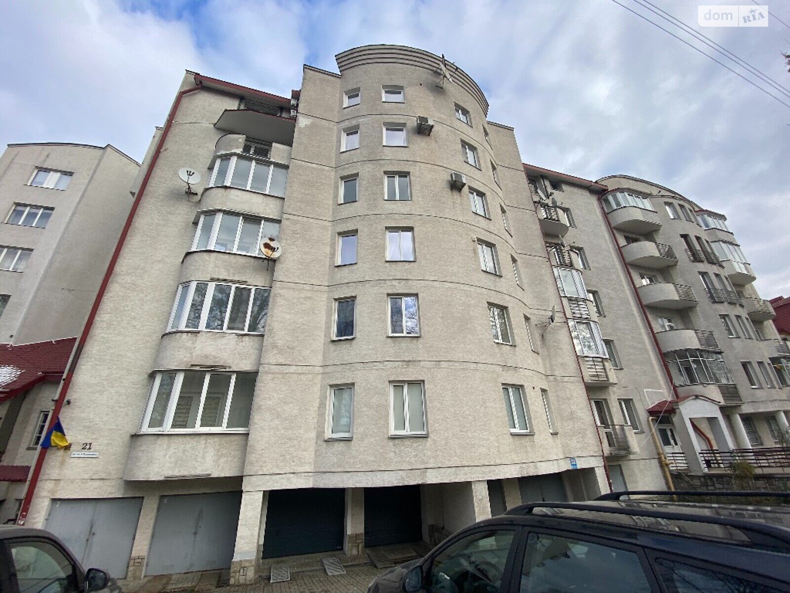 трехкомнатная квартира в Львове, район Франковский, на ул. Рудницкого Академика 21 в аренду на долгий срок помесячно фото 1