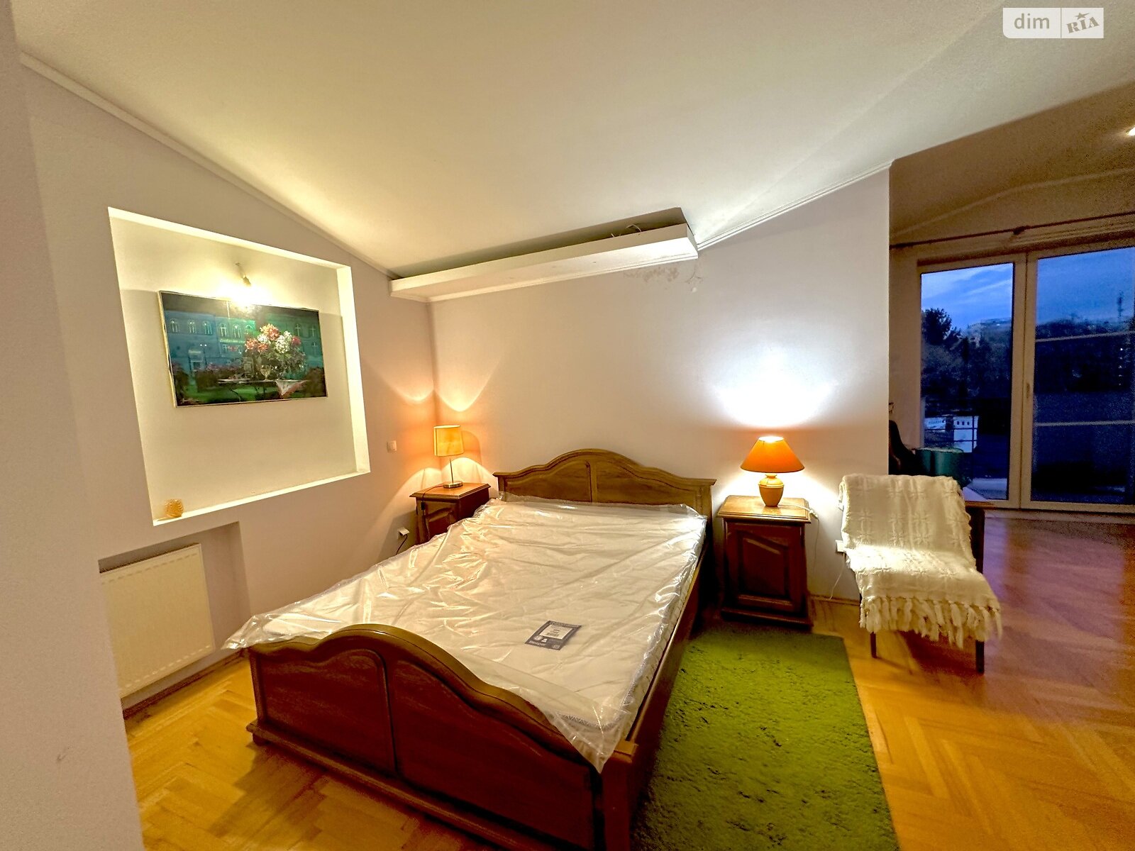 трехкомнатная квартира в Львове, район Франковский, на ул. Рудницкого Академика 21 в аренду на долгий срок помесячно фото 1