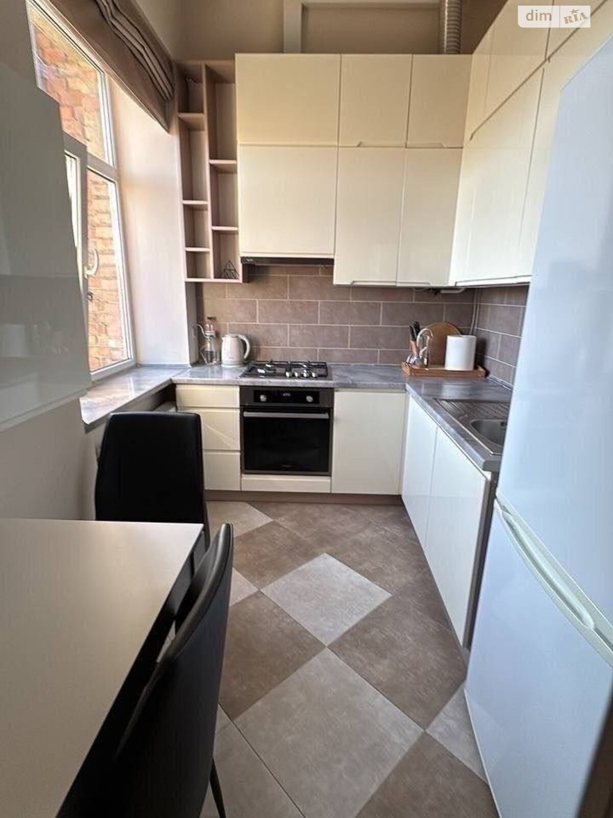 двухкомнатная квартира в Львове, район Франковский, на ул. Генерала Тараса Чупринки 21 в аренду на долгий срок помесячно фото 1 двухкомнатная квартира в Львове, район Франковский, на ул. Генерала Тараса Чупринки 21 в аренду на долгий срок помесячно фото 1