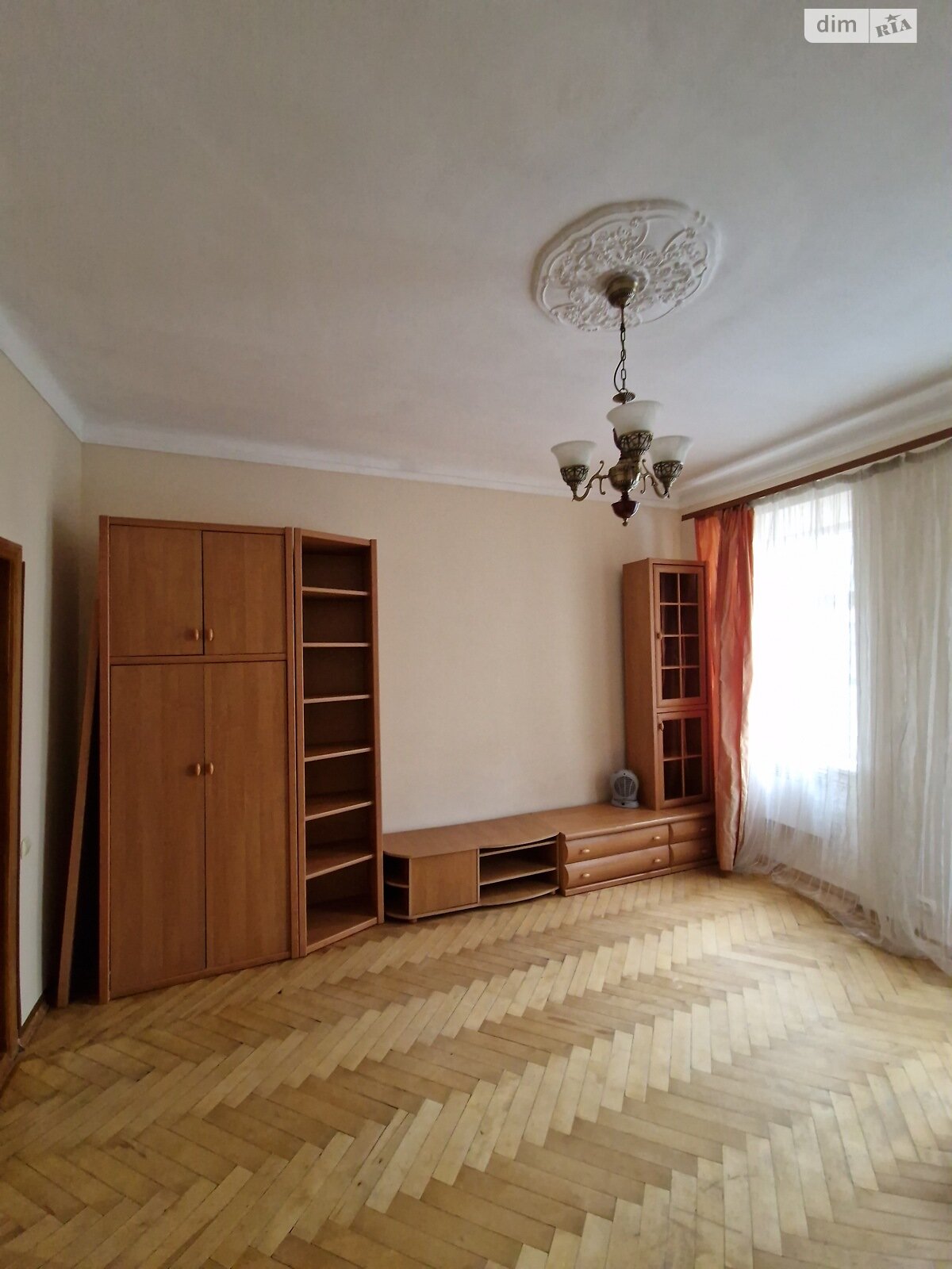 однокімнатна квартира в Львові, район Франківський, на вул. Героїв УПА 15, кв. 3 в довготривалу оренду помісячно фото 1 однокімнатна квартира в Львові, район Франківський, на вул. Героїв УПА 15, кв. 3 в довготривалу оренду помісячно фото 1