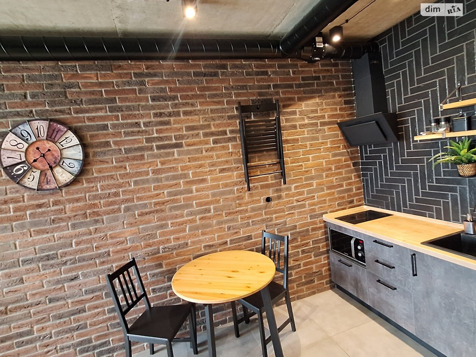 однокімнатна квартира в Львові, район Франківський, на вул. Трускавецька 2А, кв. 87 в довготривалу оренду помісячно фото 1 однокімнатна квартира в Львові, район Франківський, на вул. Трускавецька 2А, кв. 87 в довготривалу оренду помісячно фото 1