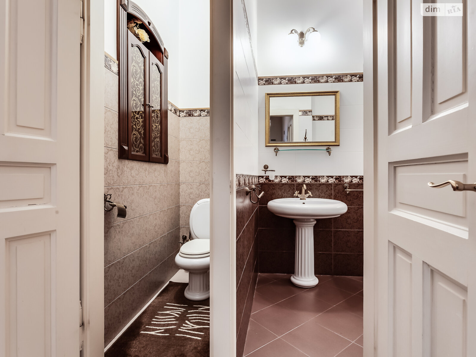 трехкомнатная квартира в Львове, район Франковский, на ул. Коновальца Евгения 37 в аренду на долгий срок помесячно фото 1 трехкомнатная квартира в Львове, район Франковский, на ул. Коновальца Евгения 37 в аренду на долгий срок помесячно фото 1