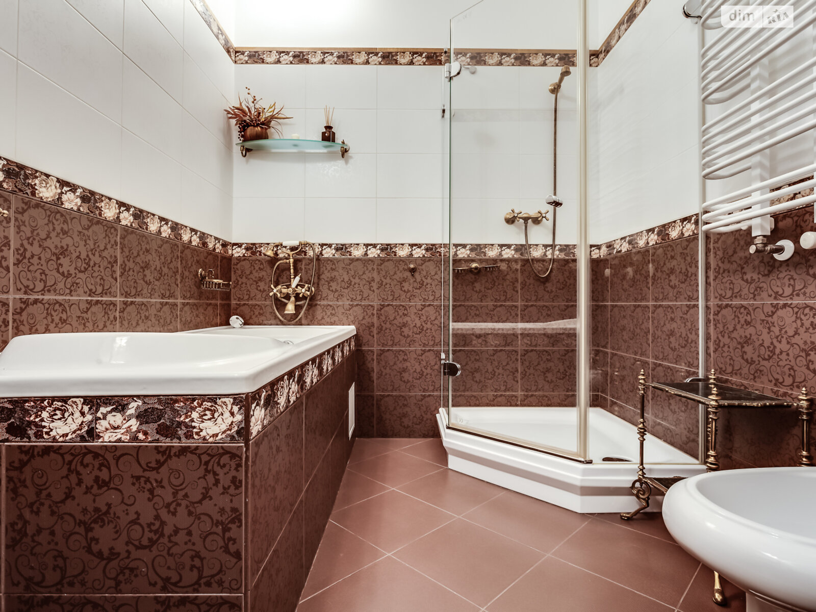 трехкомнатная квартира в Львове, район Франковский, на ул. Коновальца Евгения 37 в аренду на долгий срок помесячно фото 1 трехкомнатная квартира в Львове, район Франковский, на ул. Коновальца Евгения 37 в аренду на долгий срок помесячно фото 1