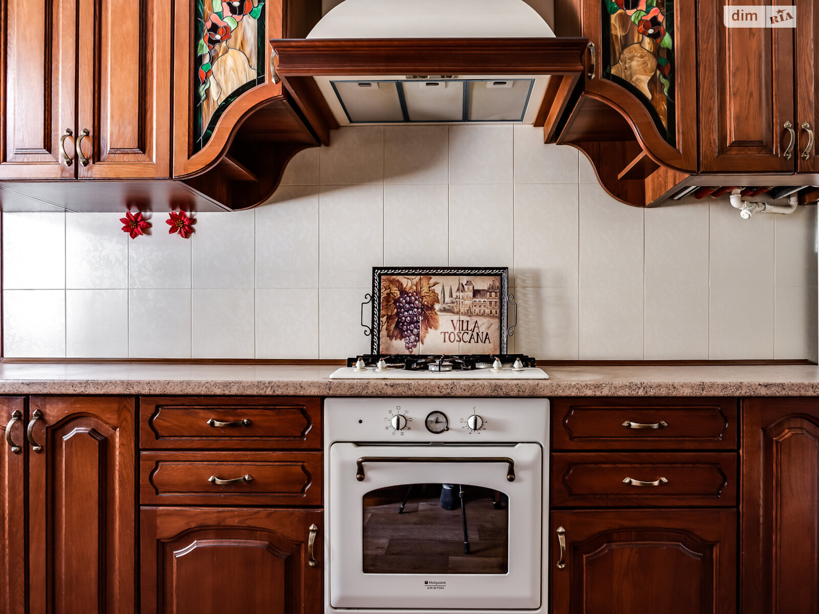 трехкомнатная квартира в Львове, район Франковский, на ул. Коновальца Евгения 37 в аренду на долгий срок помесячно фото 1 трехкомнатная квартира в Львове, район Франковский, на ул. Коновальца Евгения 37 в аренду на долгий срок помесячно фото 1