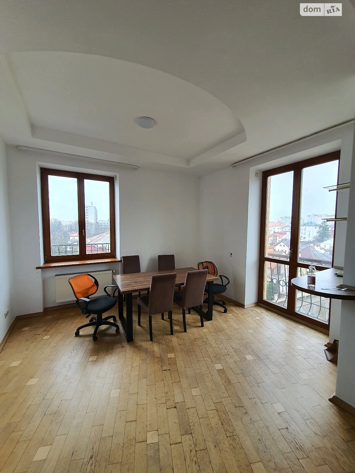 семикомнатная квартира с мебелью в Львове, район Франковский, на ул. Цегельского 10 в аренду на долгий срок помесячно фото 1