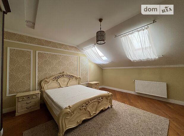 трехкомнатная квартира с мебелью в Львове, район Галицкий, на пл. Франко Ивана 79 в аренду на долгий срок помесячно фото 1 трехкомнатная квартира с мебелью в Львове, район Галицкий, на пл. Франко Ивана 79 в аренду на долгий срок помесячно фото 1